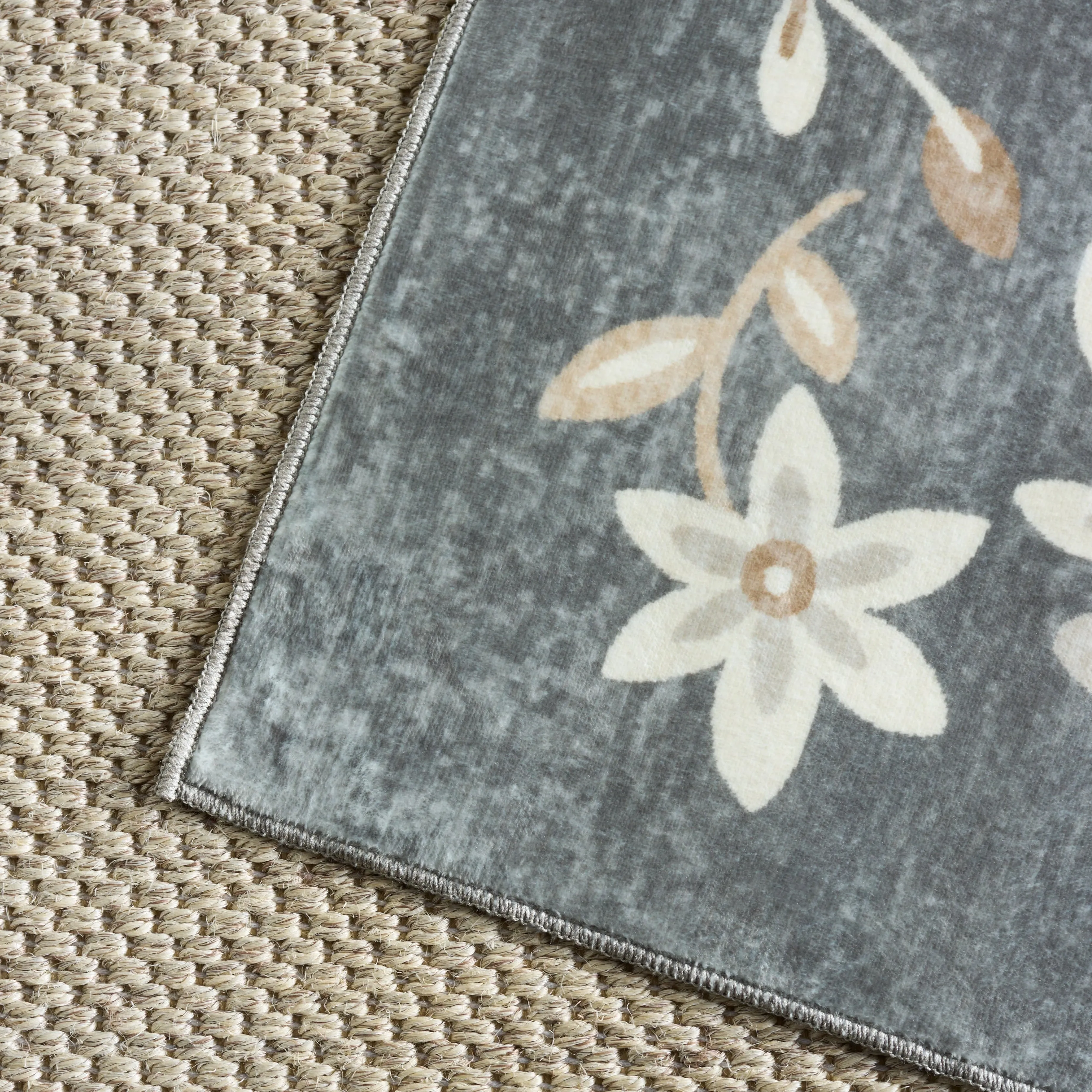 Martha Stewart Nysrete Machine Washable & Slip Resistant Rug