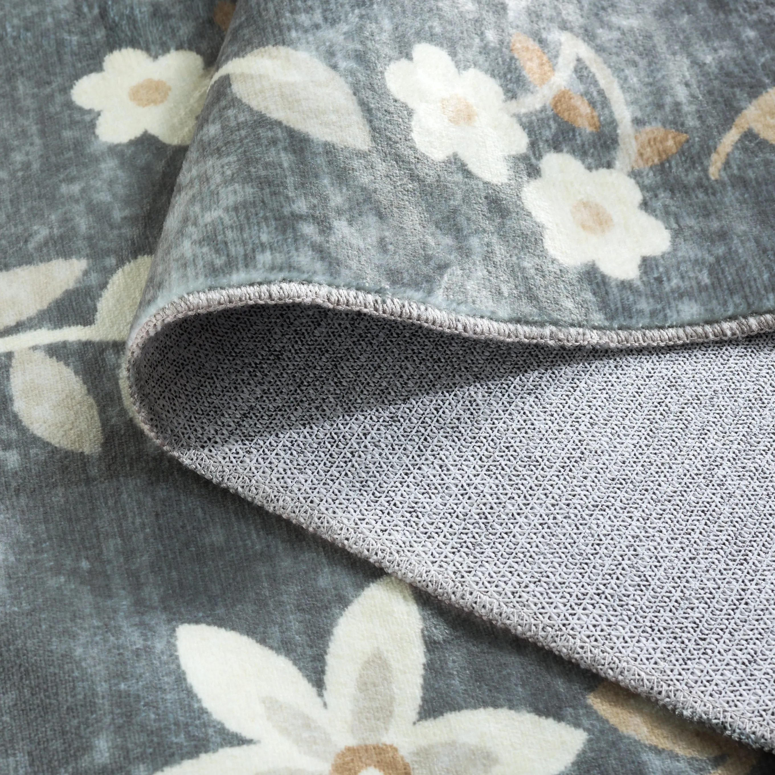 Martha Stewart Nysrete Machine Washable & Slip Resistant Rug