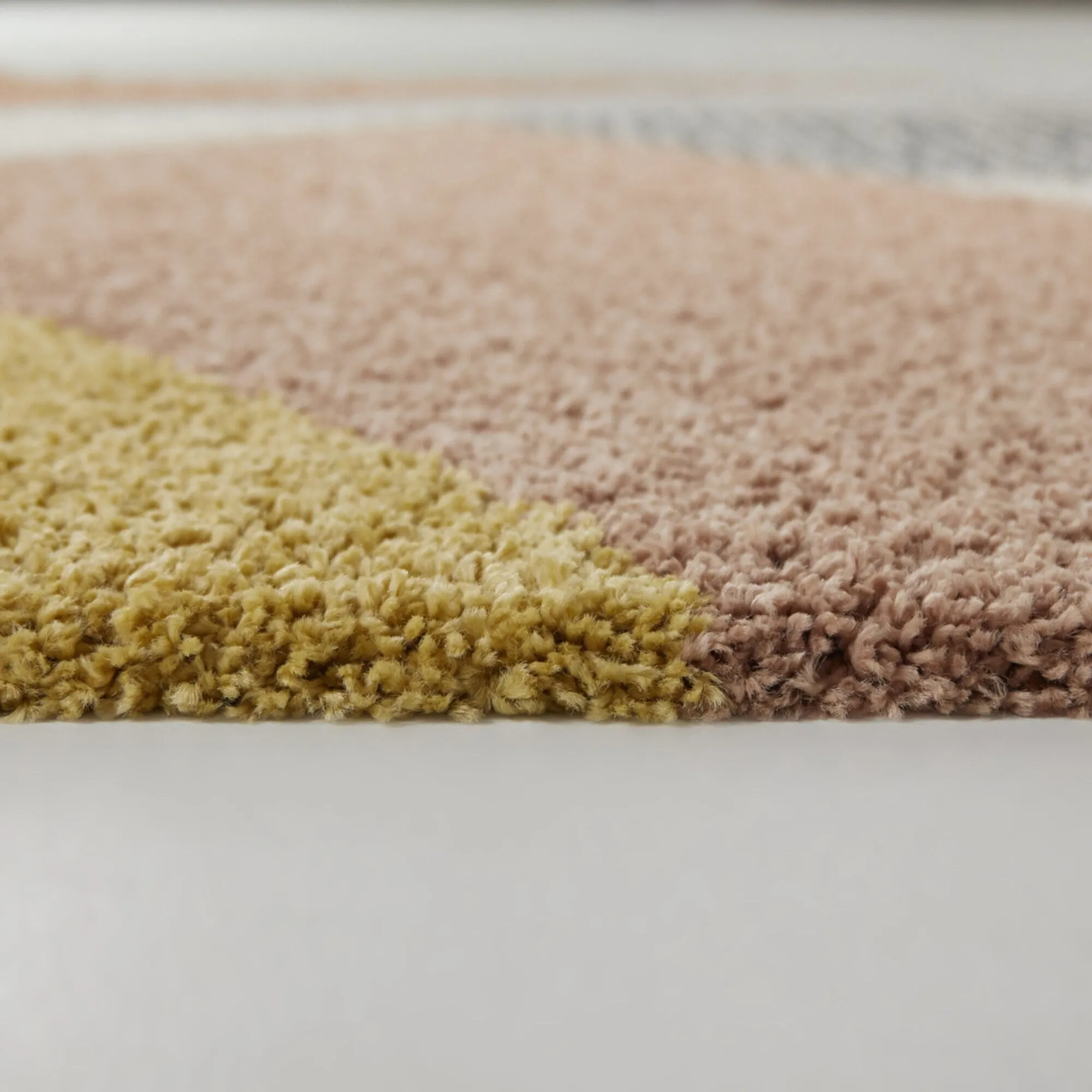 Merril Mid-century Modern Color Block Shag Area Rug