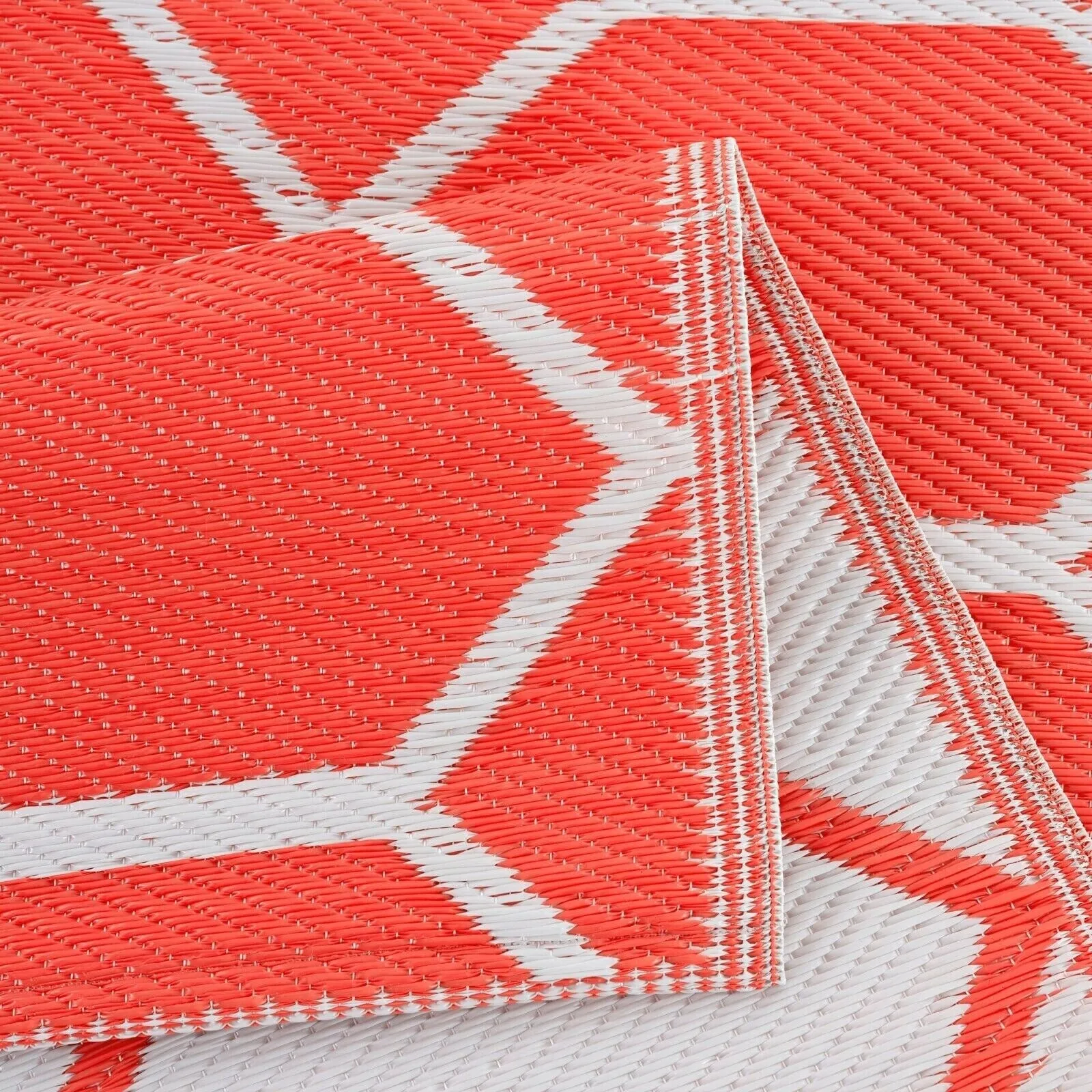 Miami Design 100% Eco-friendly Lightweight Plastic Outdoor Mat/Rug