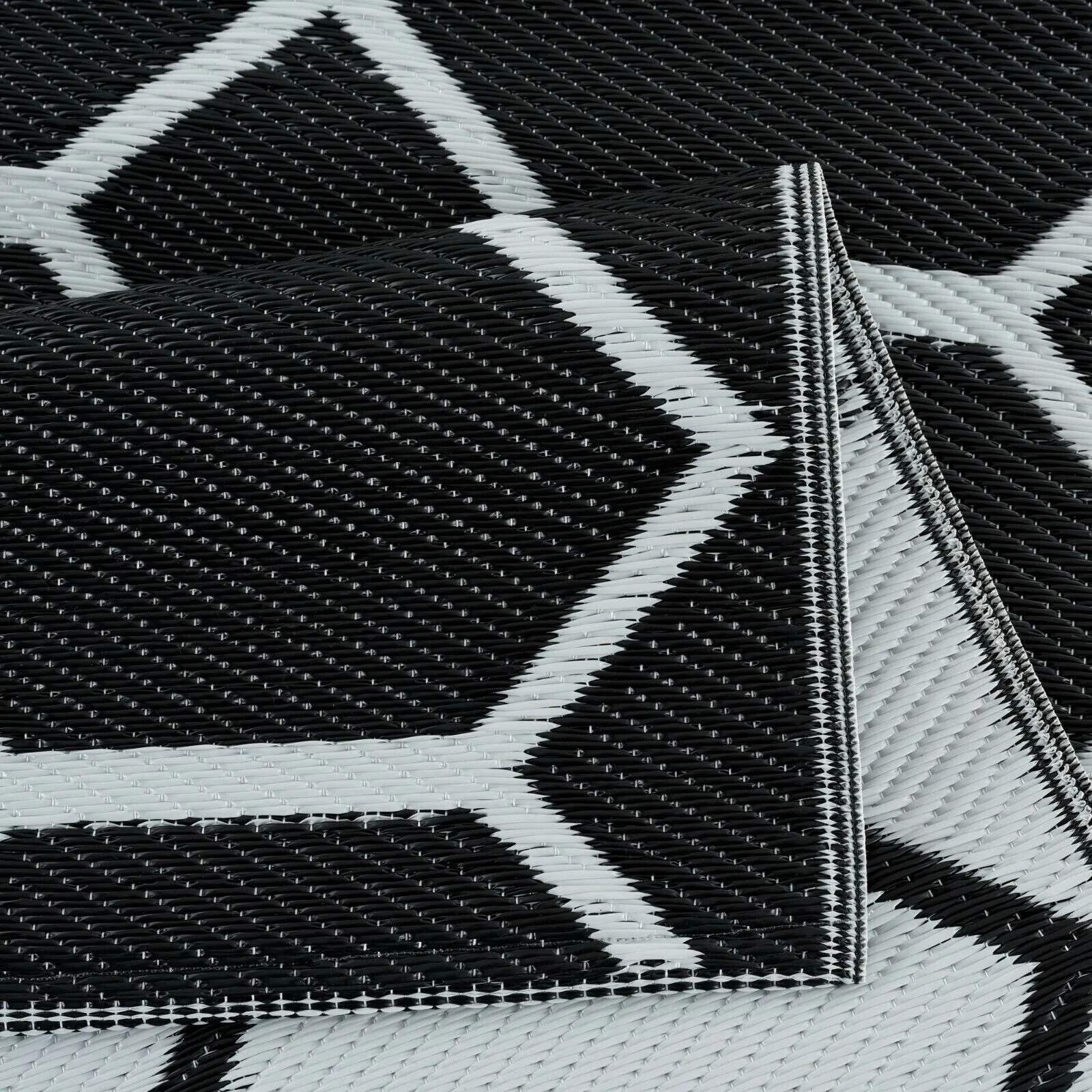Miami Design 100% Eco-friendly Lightweight Plastic Outdoor Mat/Rug