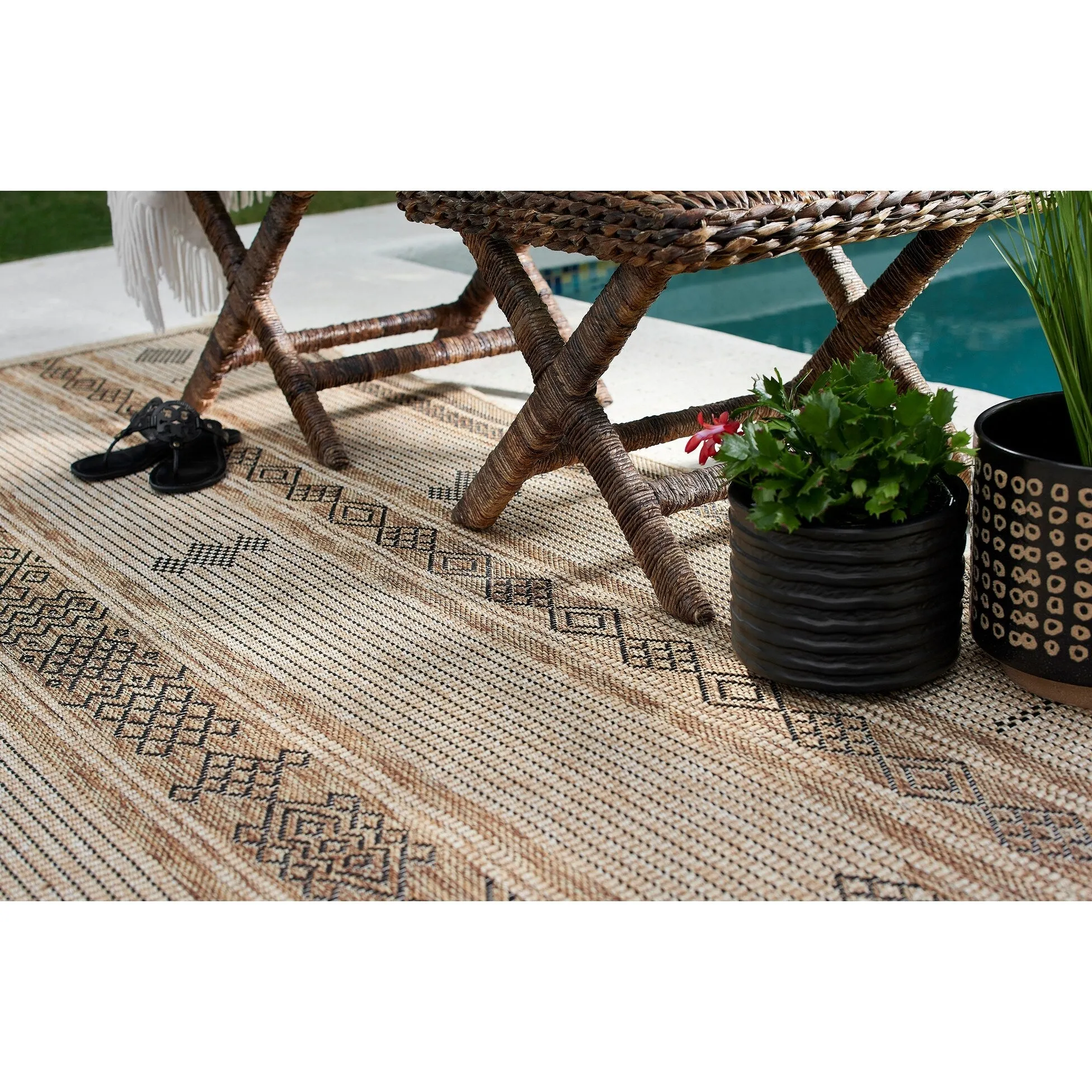 Momeni Hampton Geometric Indoor/Outdoor Area Rug