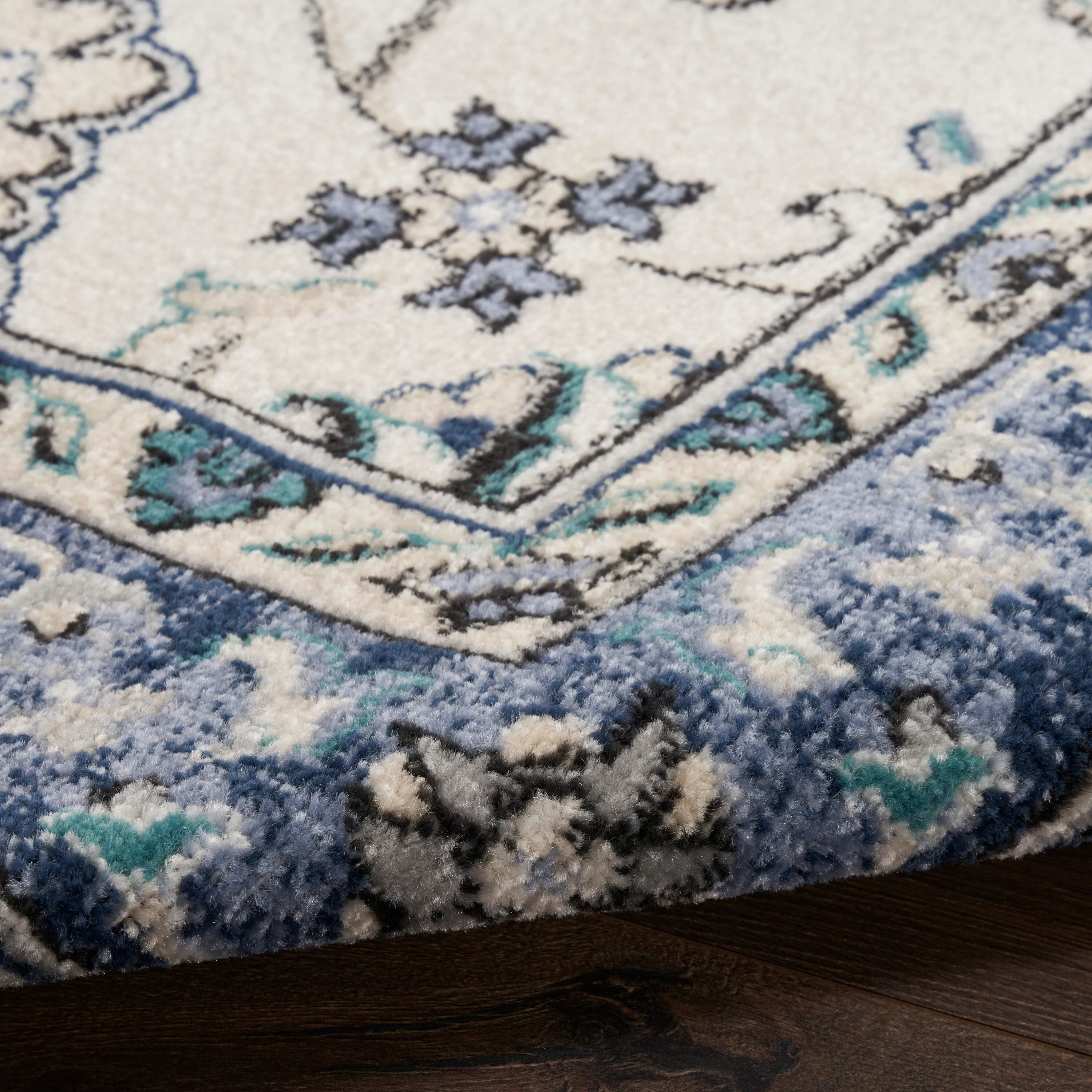 Nourison Essentials Indoor/Outdoor Persian Area Rug