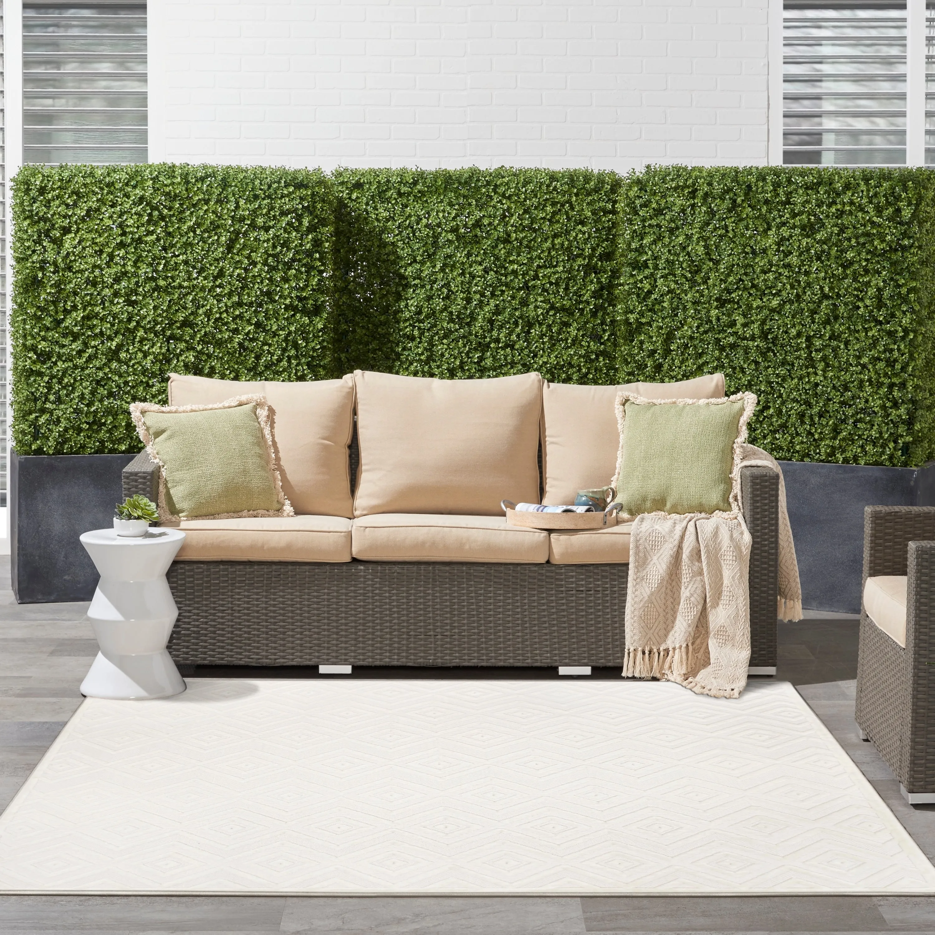 Nourison Versatile Indoor/Outdoor Geometric Flatweave Area Rug