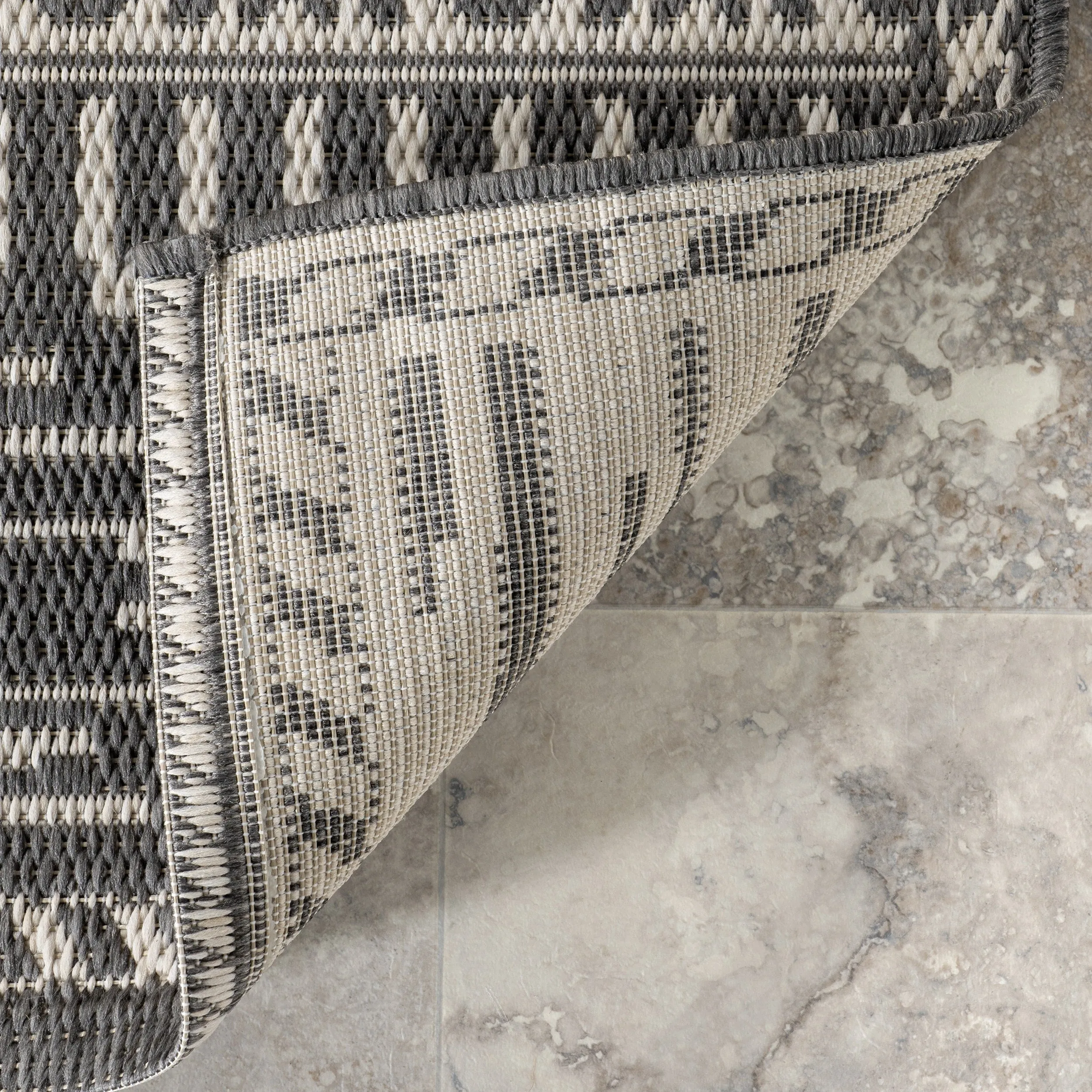 Nuloom Grey Luxurious Contemporary Tribal Style Indoor/ Outdoor Area Rug