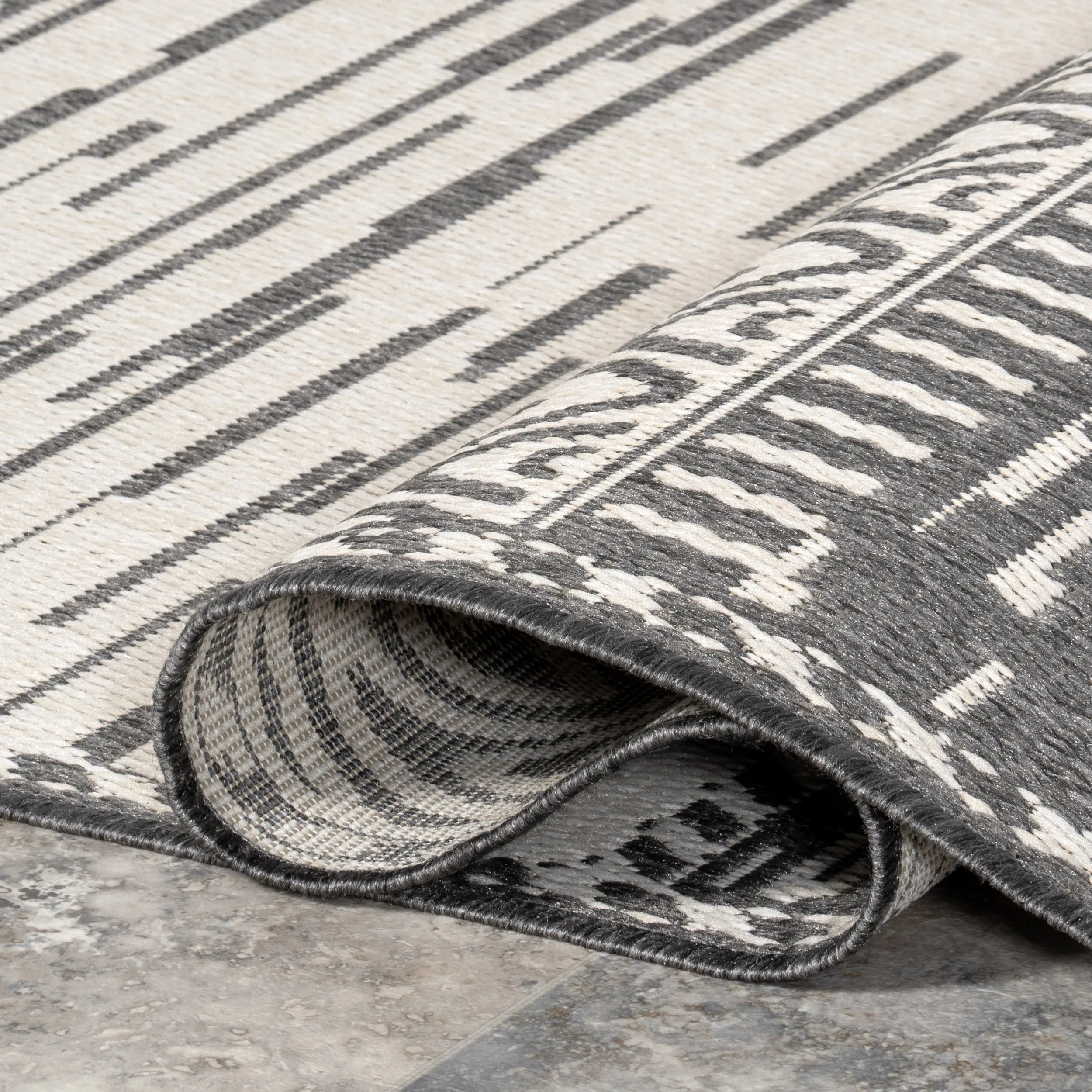 Nuloom Grey Luxurious Contemporary Tribal Style Indoor/ Outdoor Area Rug