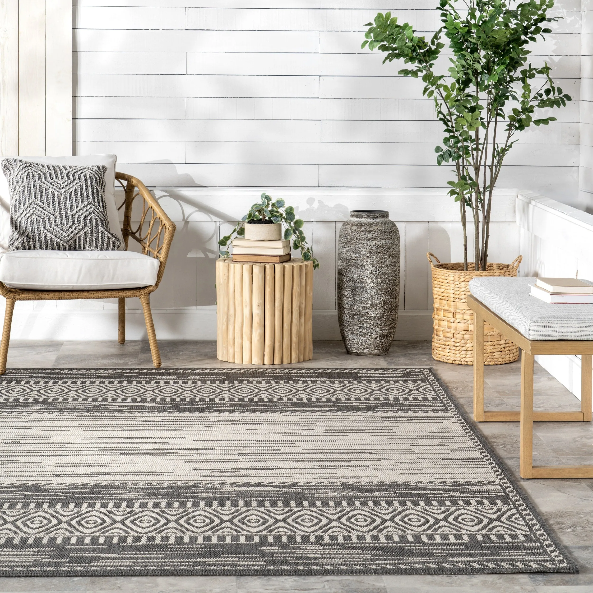 Nuloom Grey Luxurious Contemporary Tribal Style Indoor/ Outdoor Area Rug