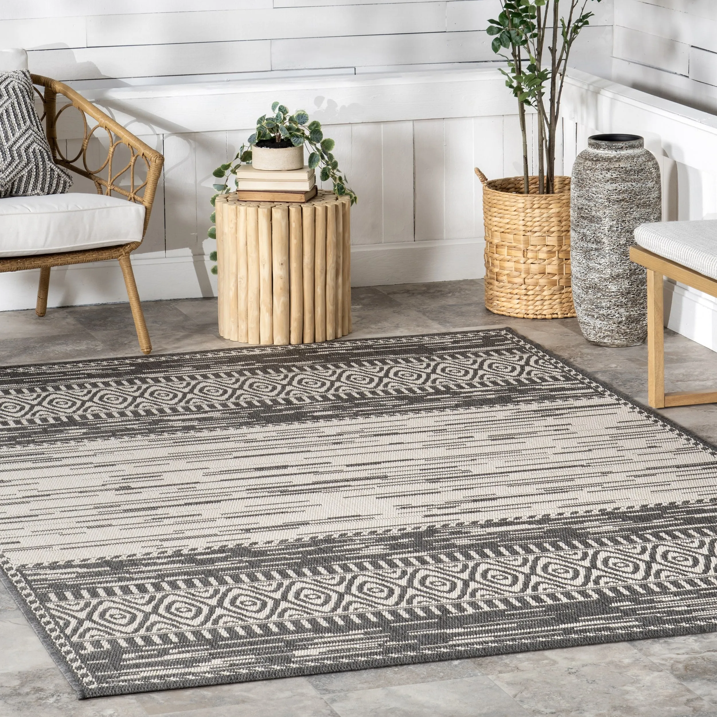 Nuloom Grey Luxurious Contemporary Tribal Style Indoor/ Outdoor Area Rug