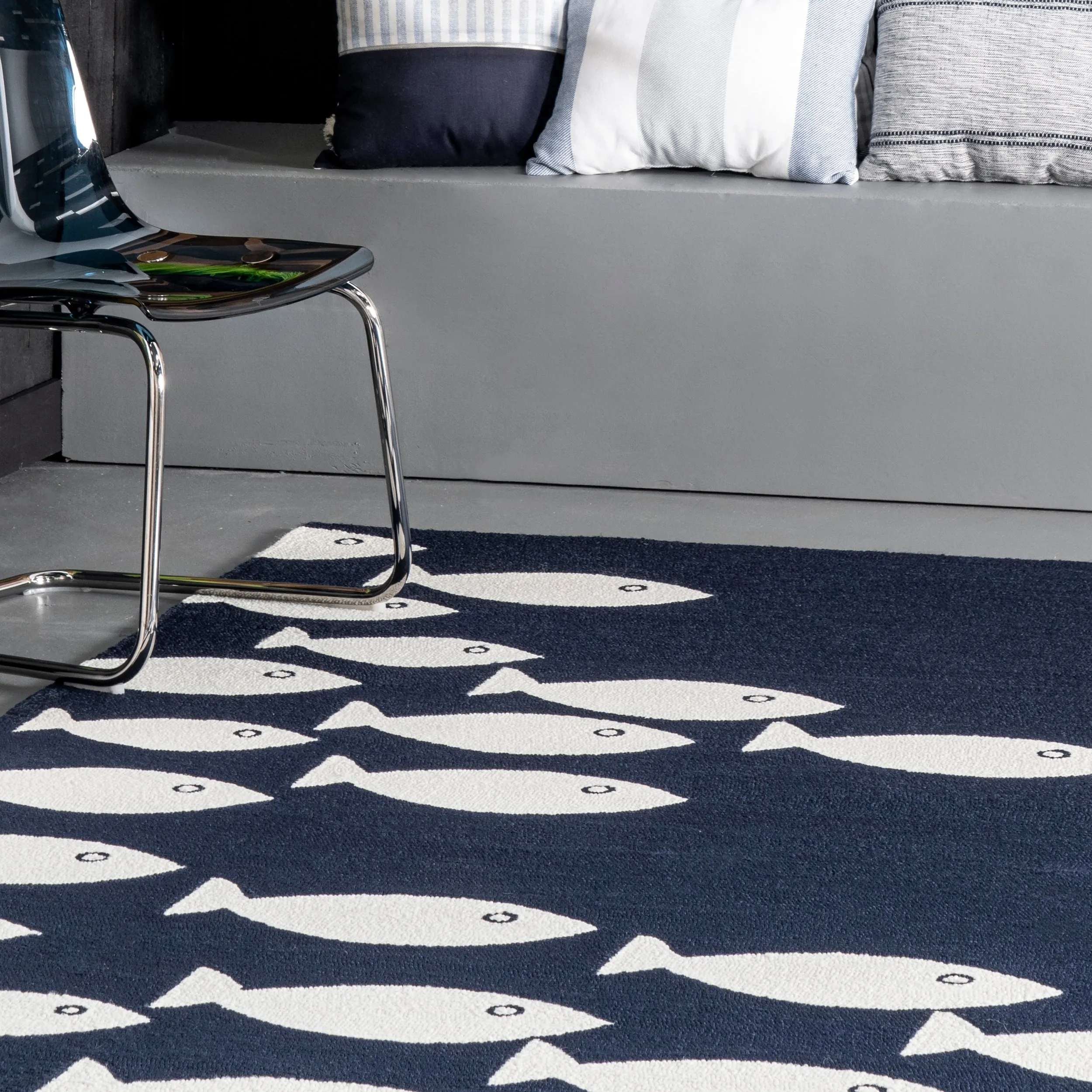 Nuloom Handmade Modern Navy Blue Fish Indoor/Outdoor Area Rug