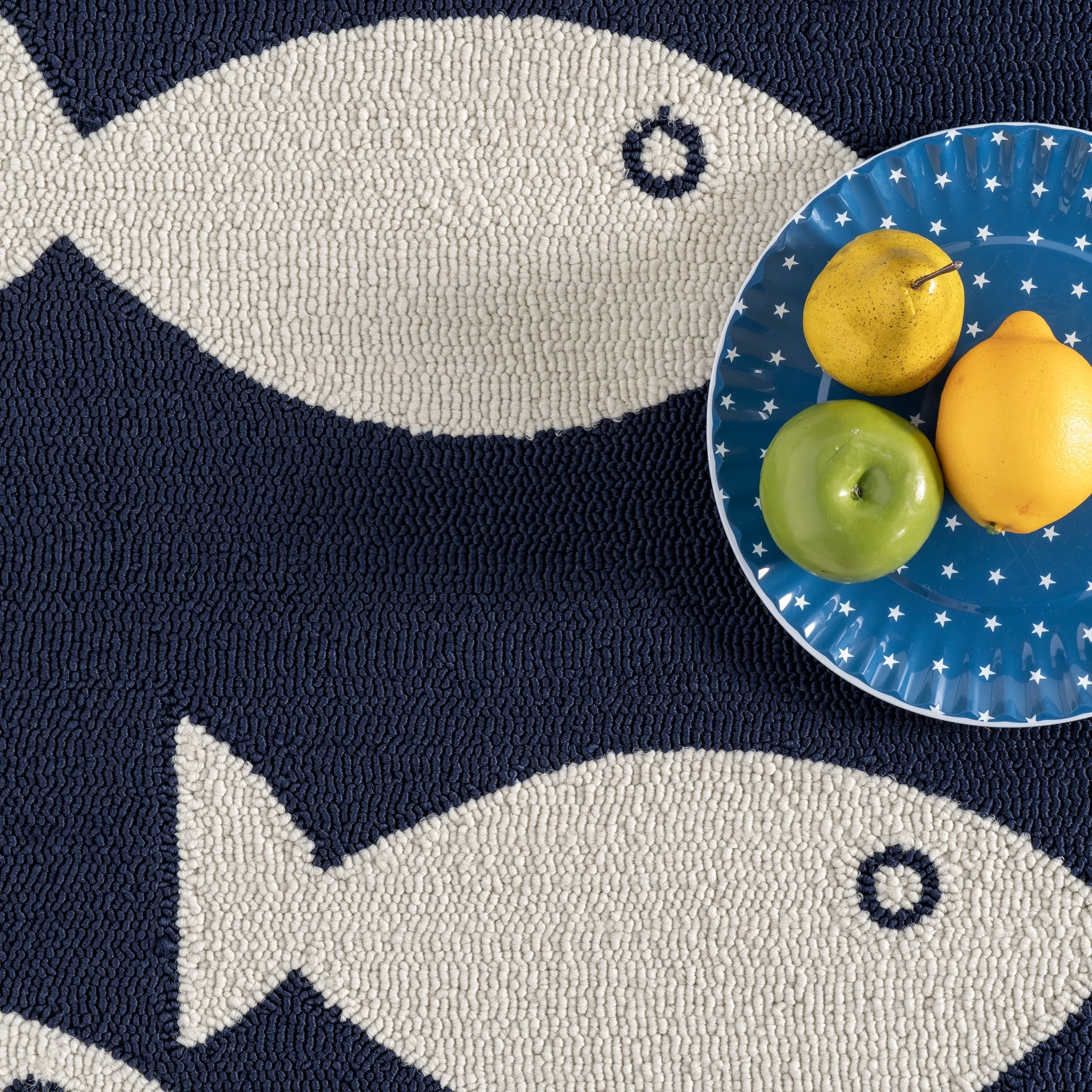 Nuloom Handmade Modern Navy Blue Fish Indoor/Outdoor Area Rug
