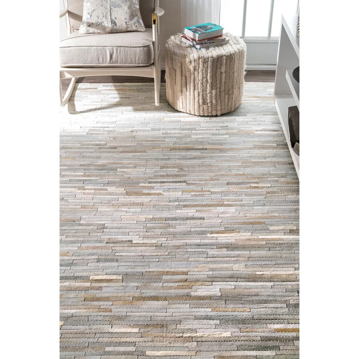 Nuloom Handmade Natural Patchwork Cowhide Leather Rug