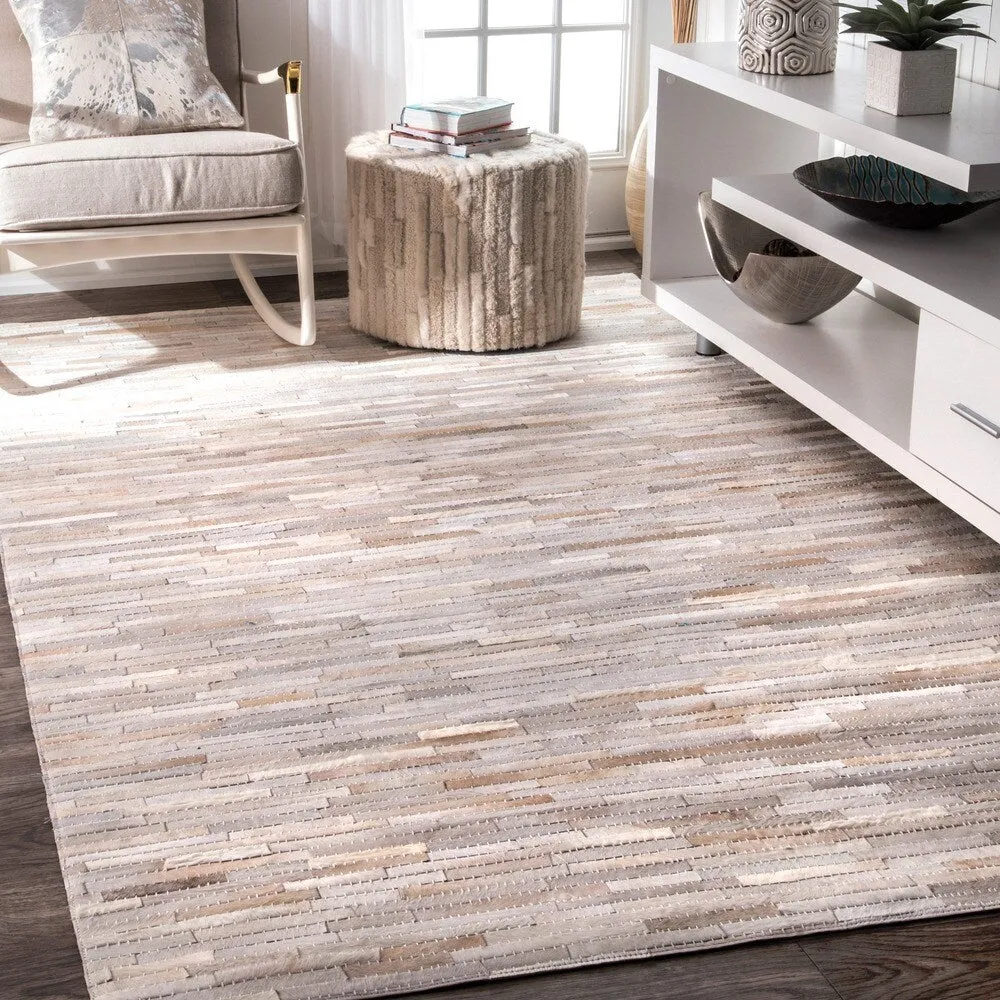 Nuloom Handmade Natural Patchwork Cowhide Leather Rug