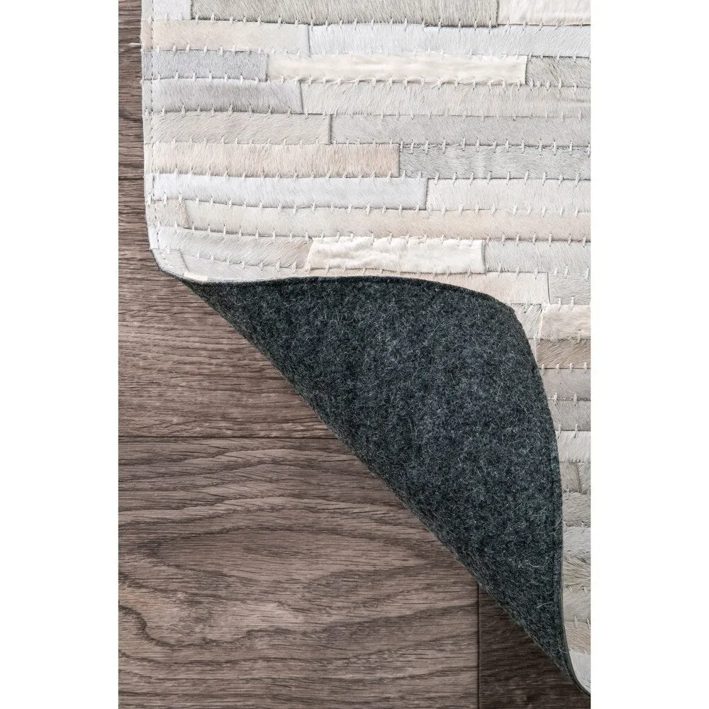 Nuloom Handmade Natural Patchwork Cowhide Leather Rug