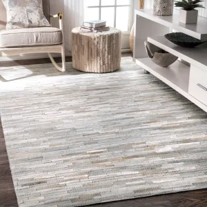 Nuloom Handmade Natural Patchwork Cowhide Leather Rug