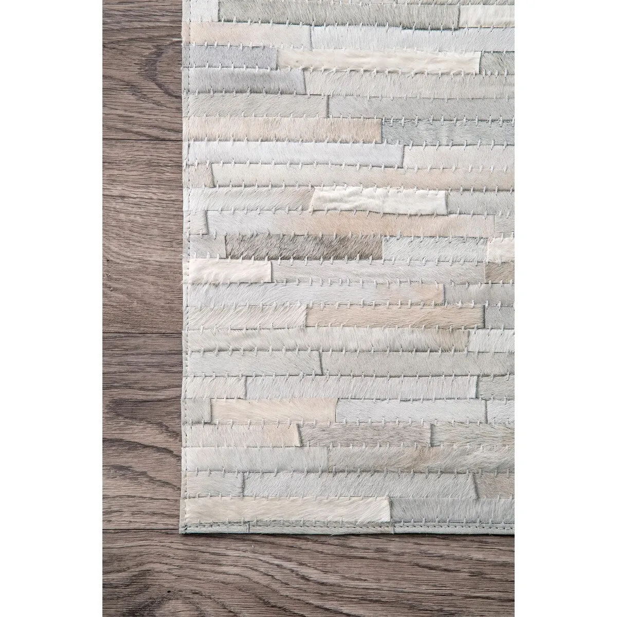 Nuloom Handmade Natural Patchwork Cowhide Leather Rug