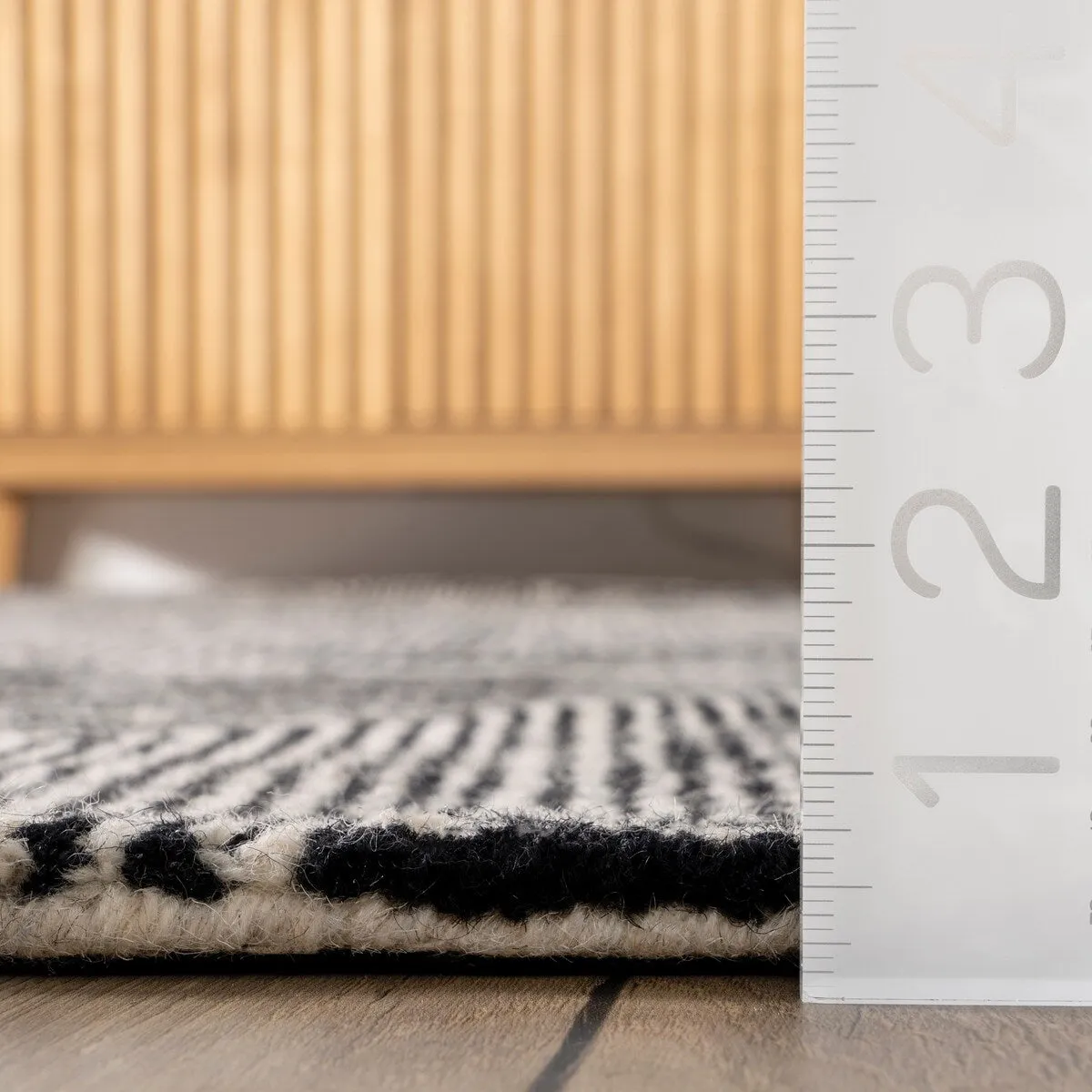 Nuloom Heidi Modern Hand Tufted Wool Area Rug