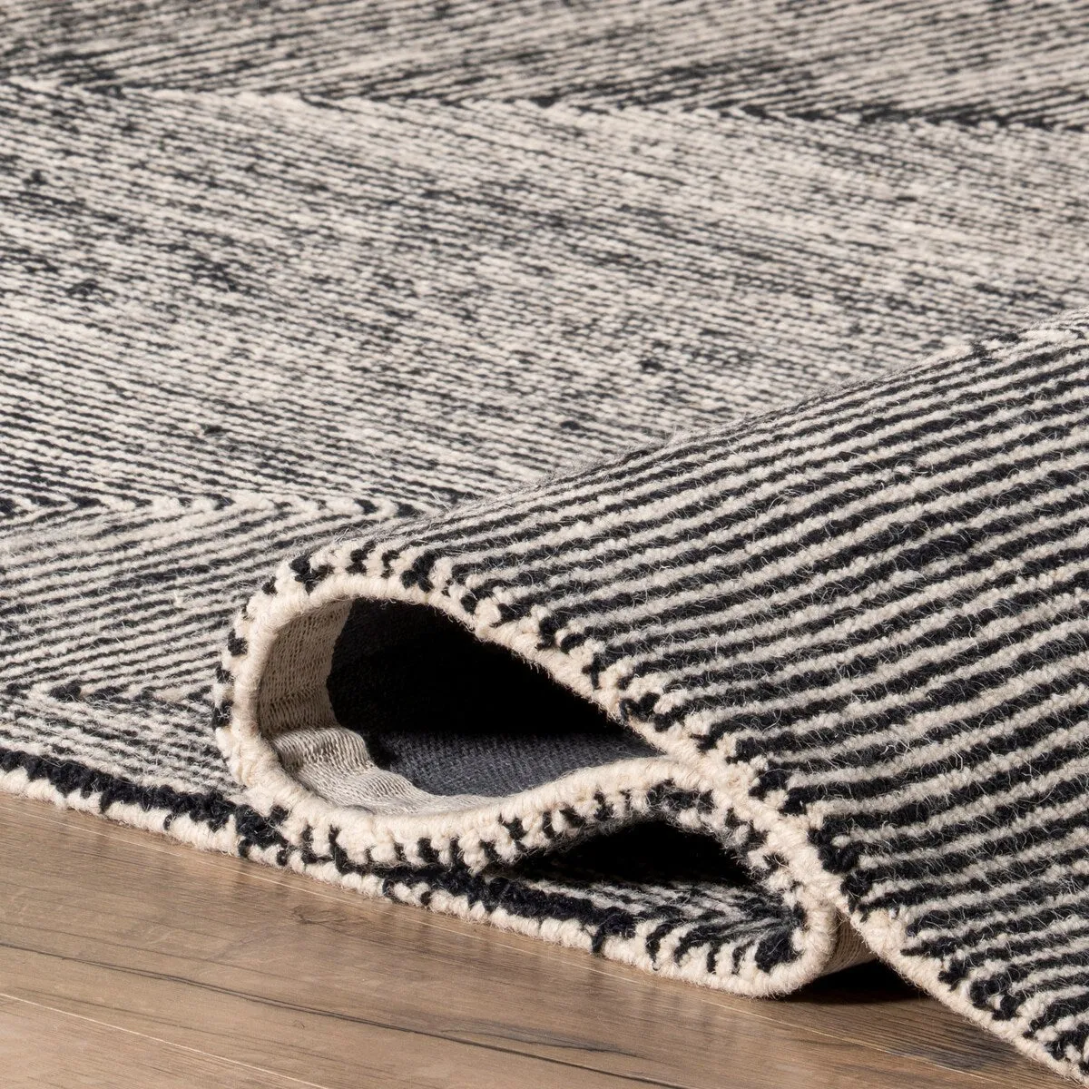 Nuloom Heidi Modern Hand Tufted Wool Area Rug
