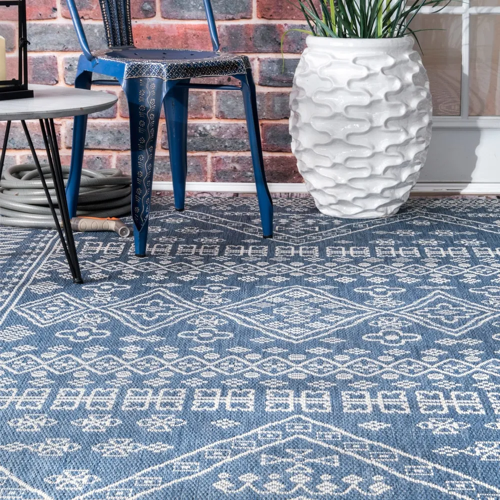Nuloom Indoor/Outdoor Tribal Inspired Floral Diamonds Area Rug