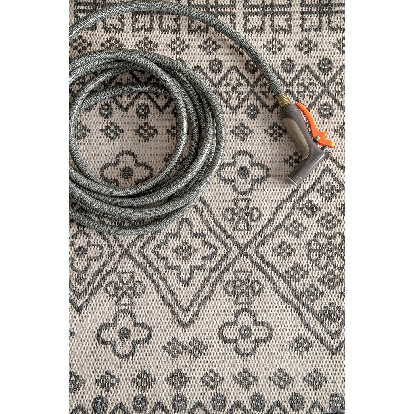 Nuloom Indoor/Outdoor Tribal Inspired Floral Diamonds Area Rug
