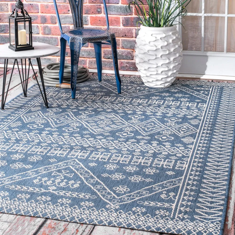 Nuloom Indoor/Outdoor Tribal Inspired Floral Diamonds Area Rug