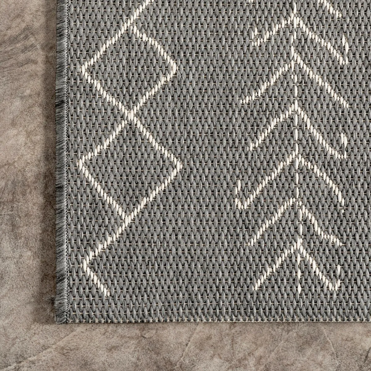 Nuloom Serna Moroccan Indoor/Outdoor Area Rug