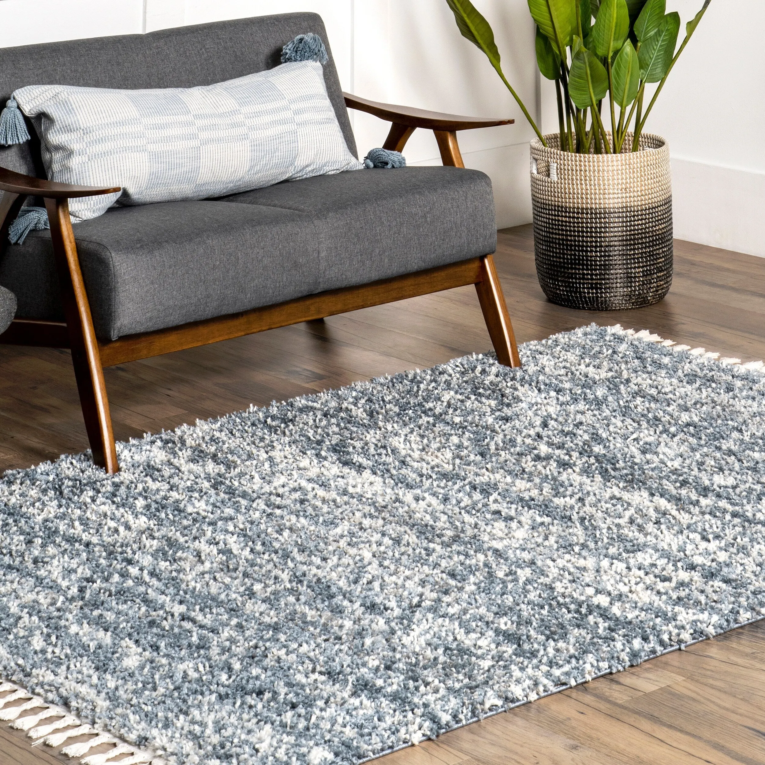 Nuloom Thelma Modern Shag Tassel Area Rug