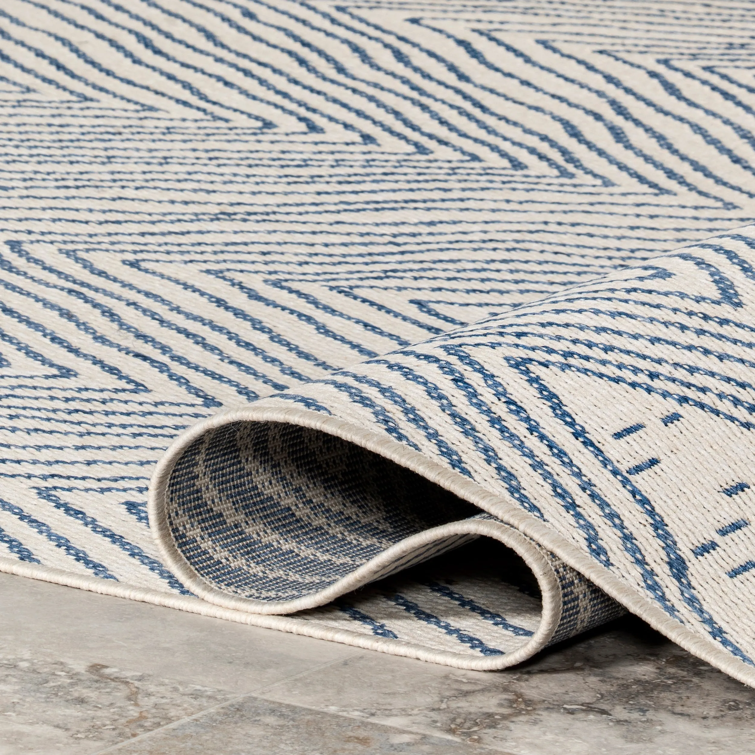 Nuloom Vance Contemporary Chevron Indoor/Outdoor Area Rug
