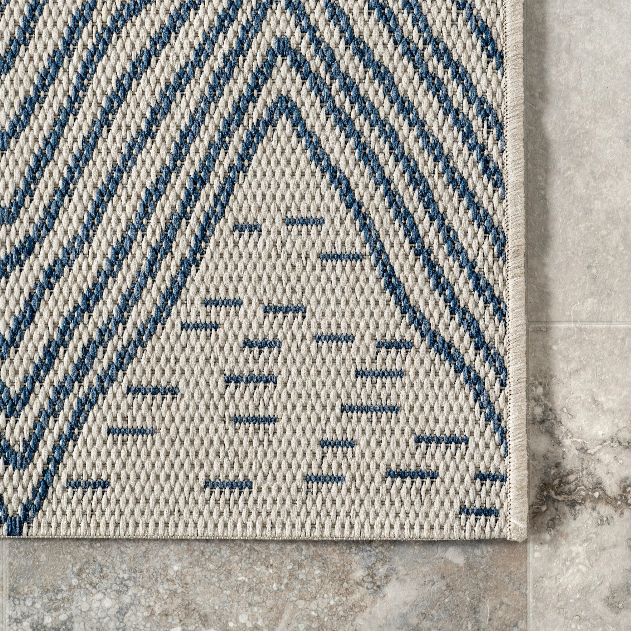 Nuloom Vance Contemporary Chevron Indoor/Outdoor Area Rug