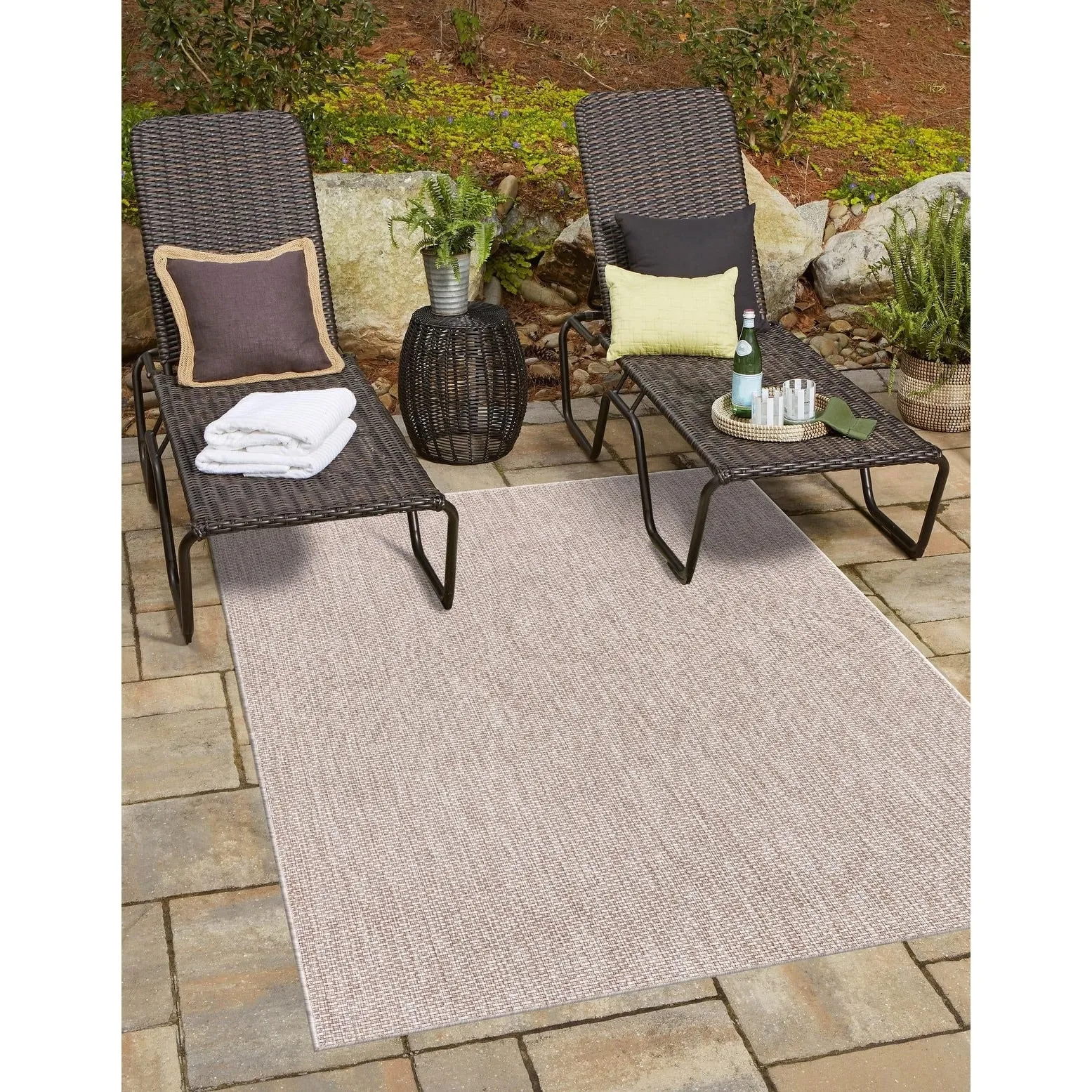 Outdoor Amsterdam Collection Area Rug