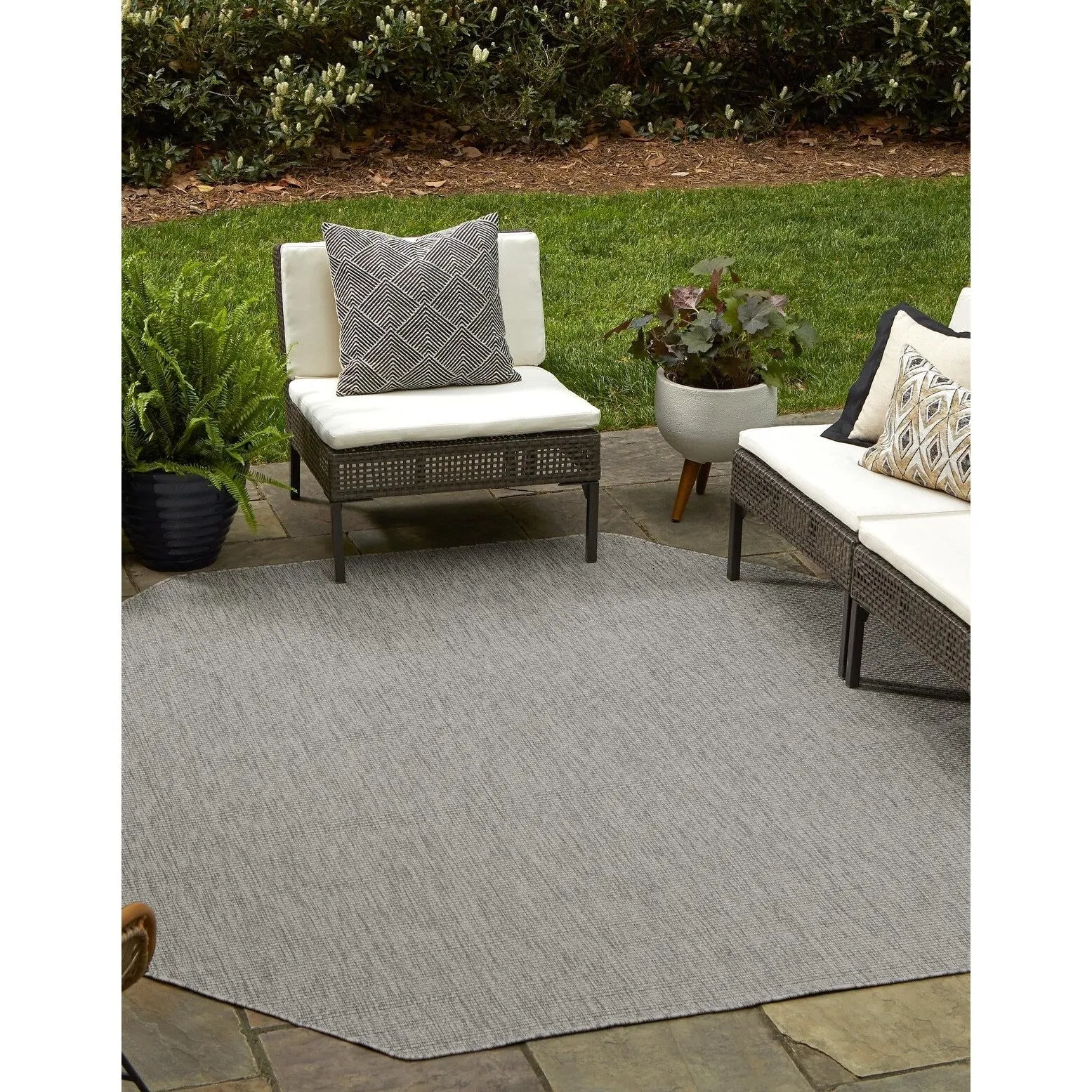 Outdoor Amsterdam Collection Area Rug