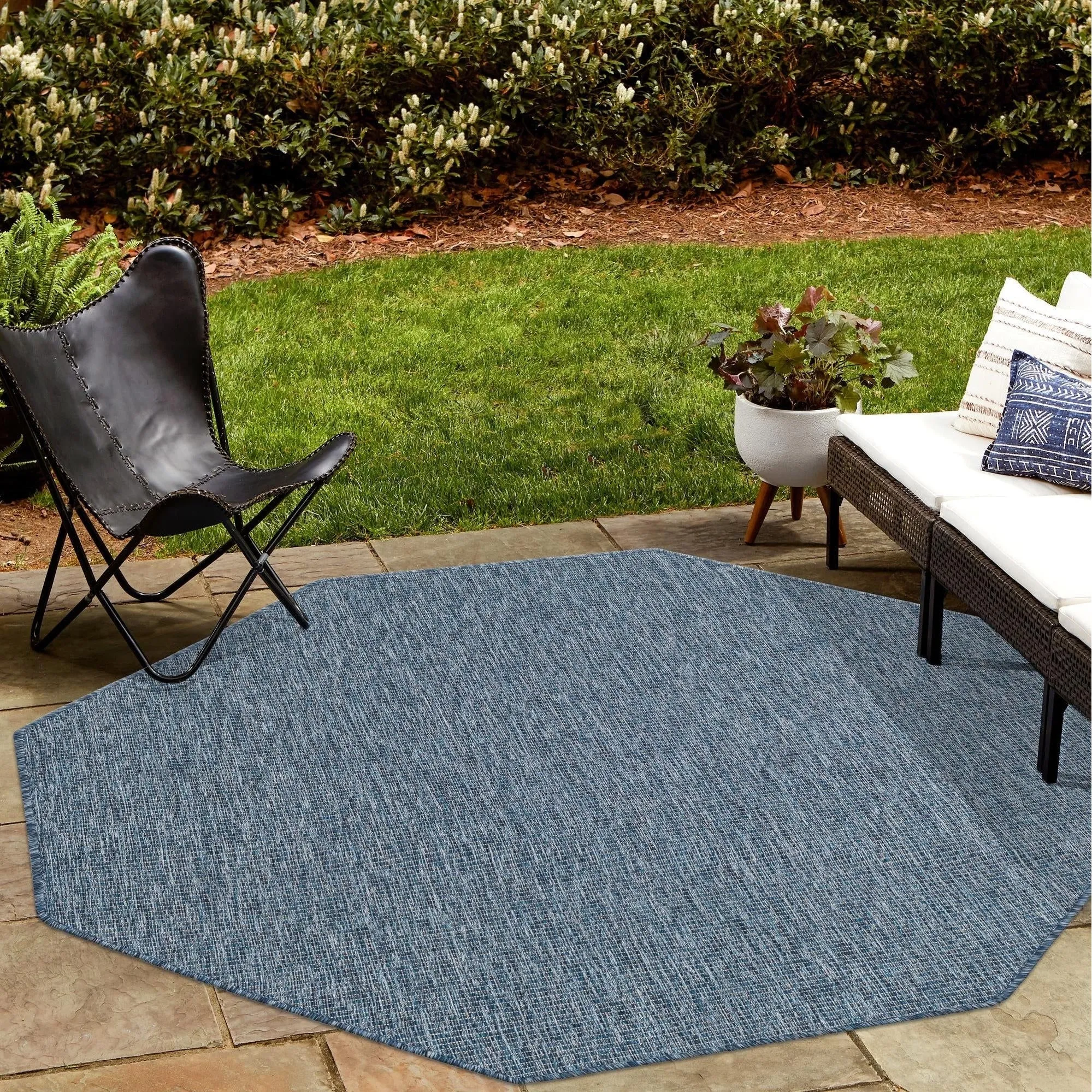 Outdoor Amsterdam Collection Area Rug