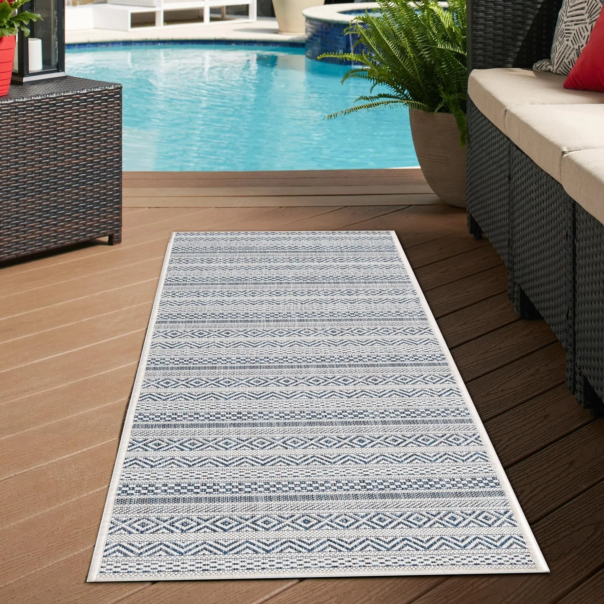 Outdoor Laaset Collection Area Rug