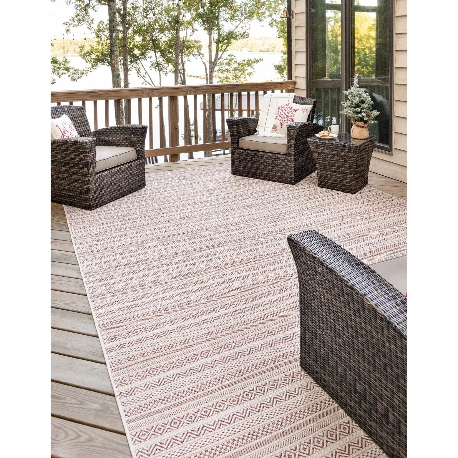 Outdoor Laaset Collection Area Rug