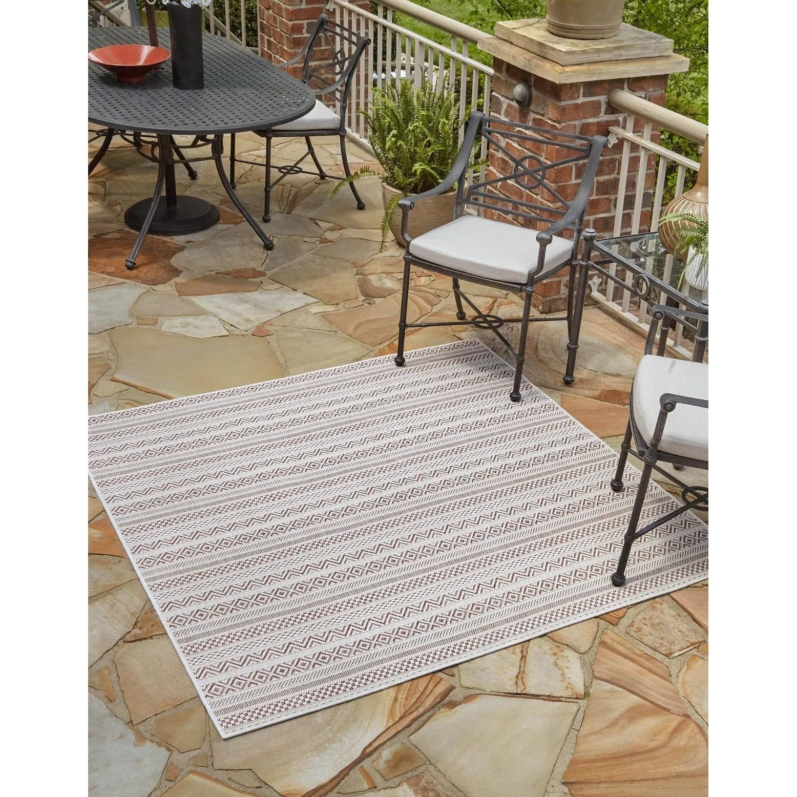 Outdoor Laaset Collection Area Rug