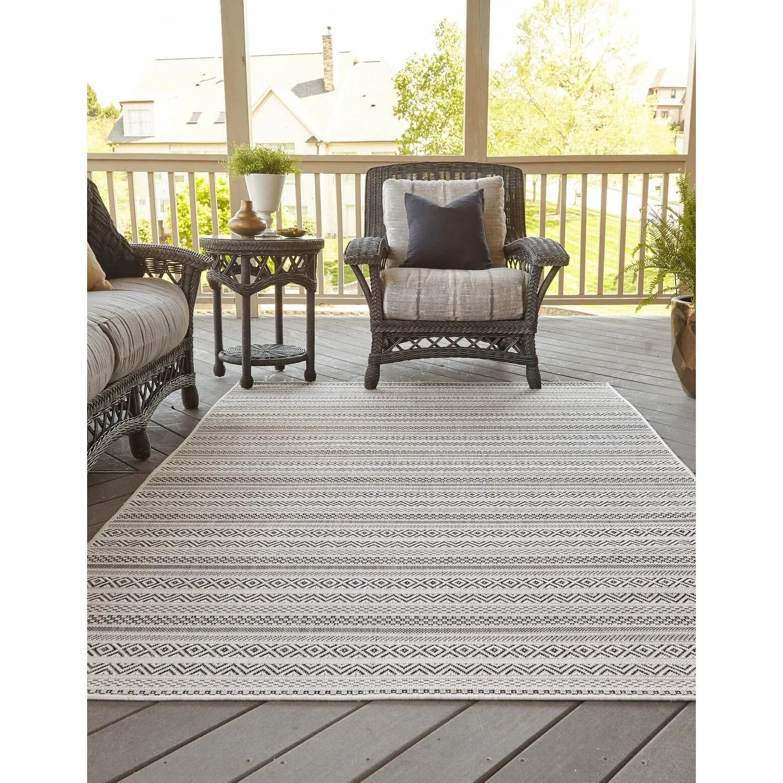Outdoor Laaset Collection Area Rug