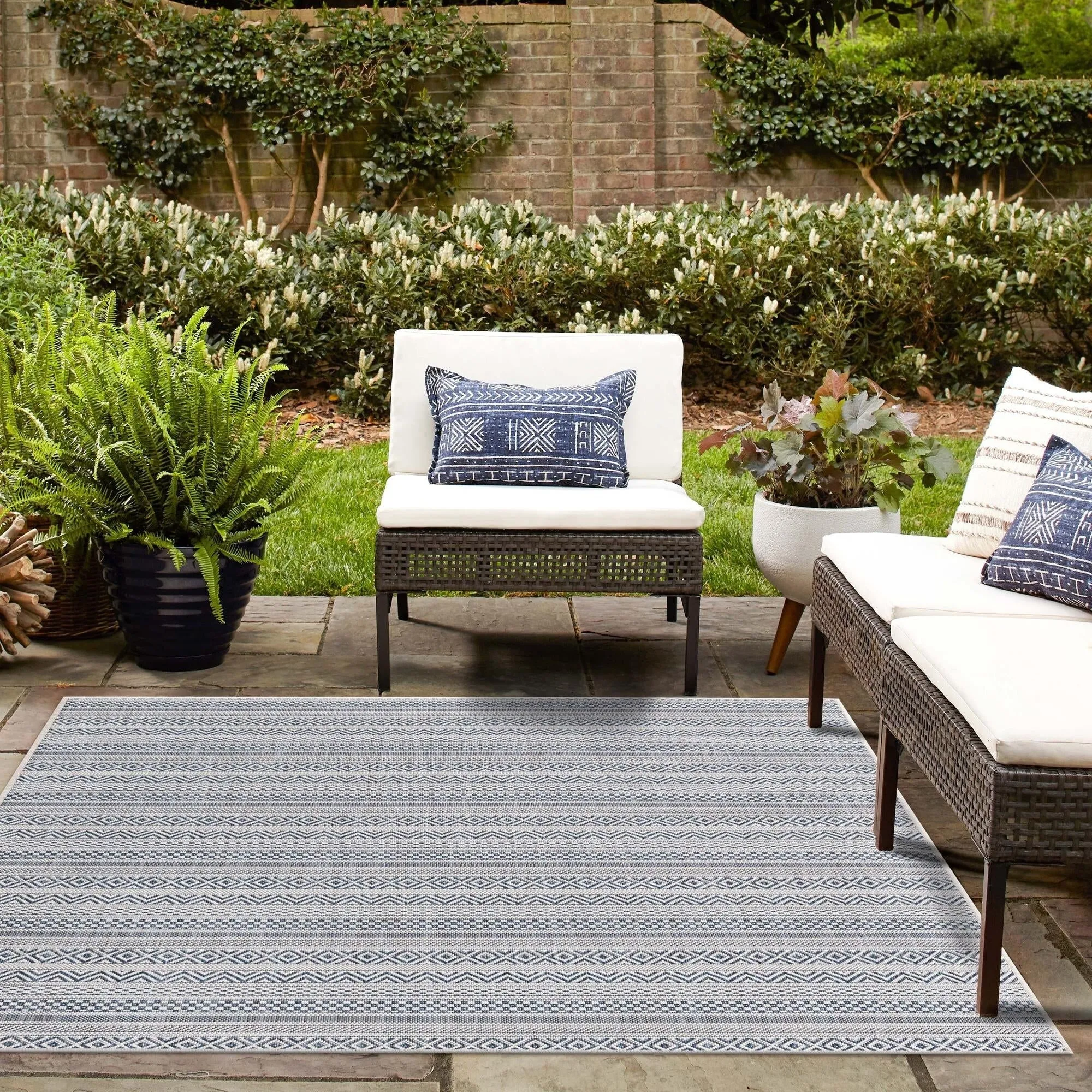 Outdoor Laaset Collection Area Rug