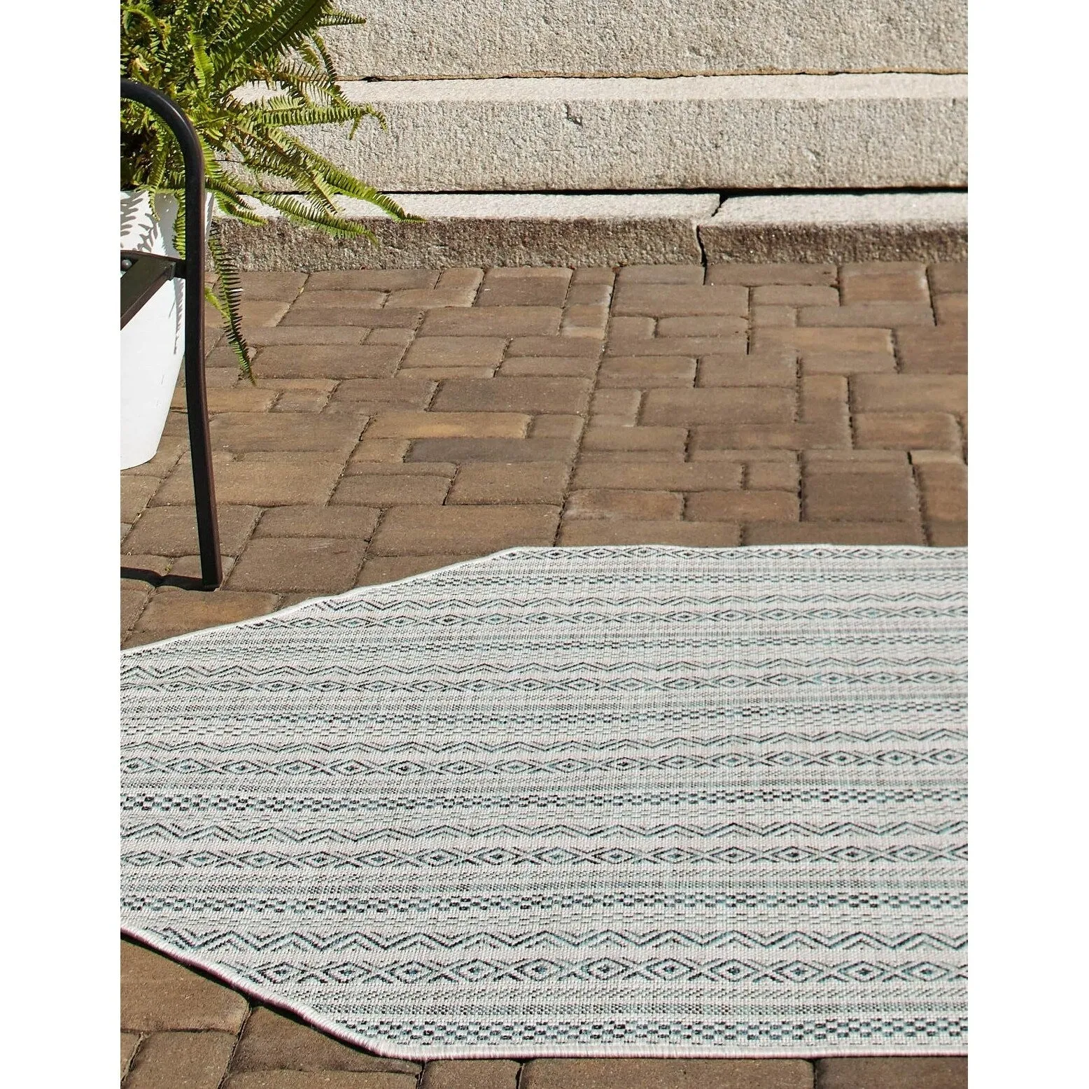 Outdoor Laaset Collection Area Rug