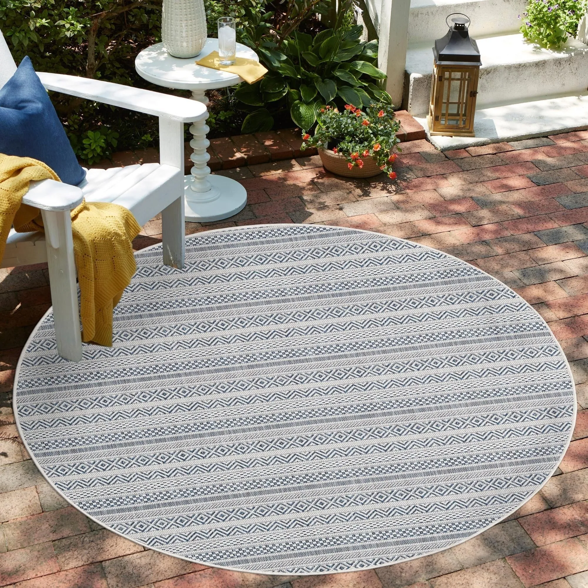 Outdoor Laaset Collection Area Rug