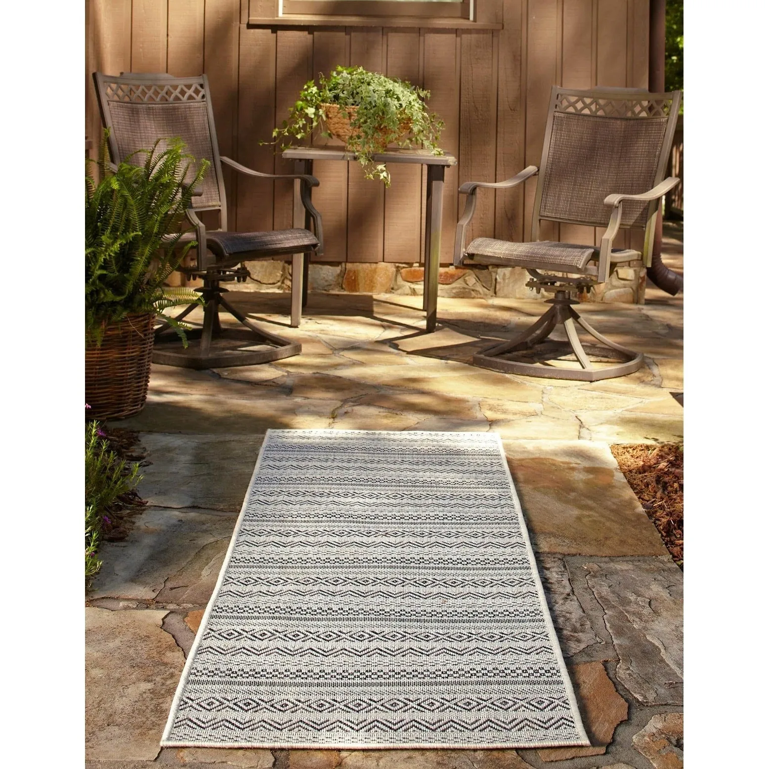 Outdoor Laaset Collection Area Rug