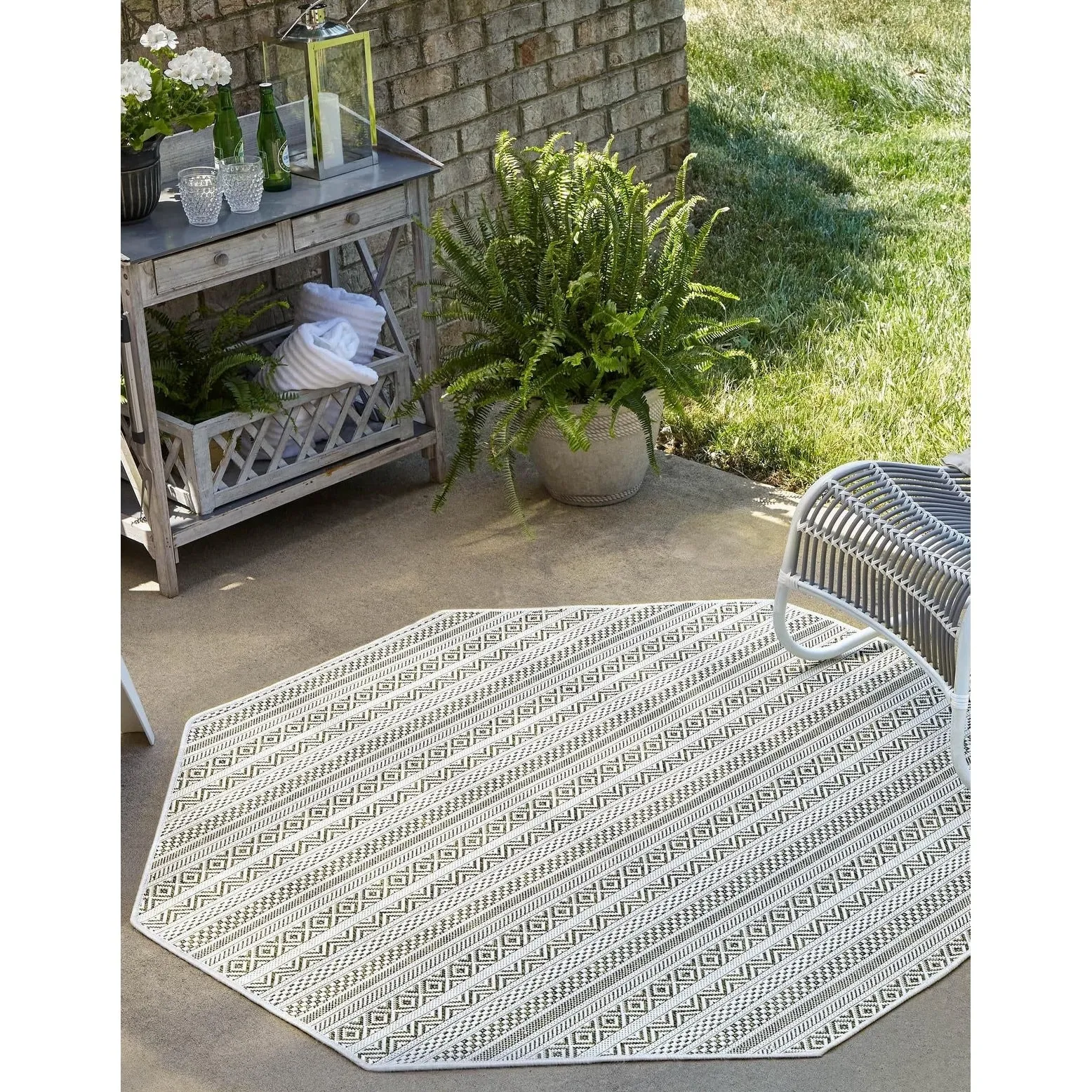 Outdoor Laaset Collection Area Rug