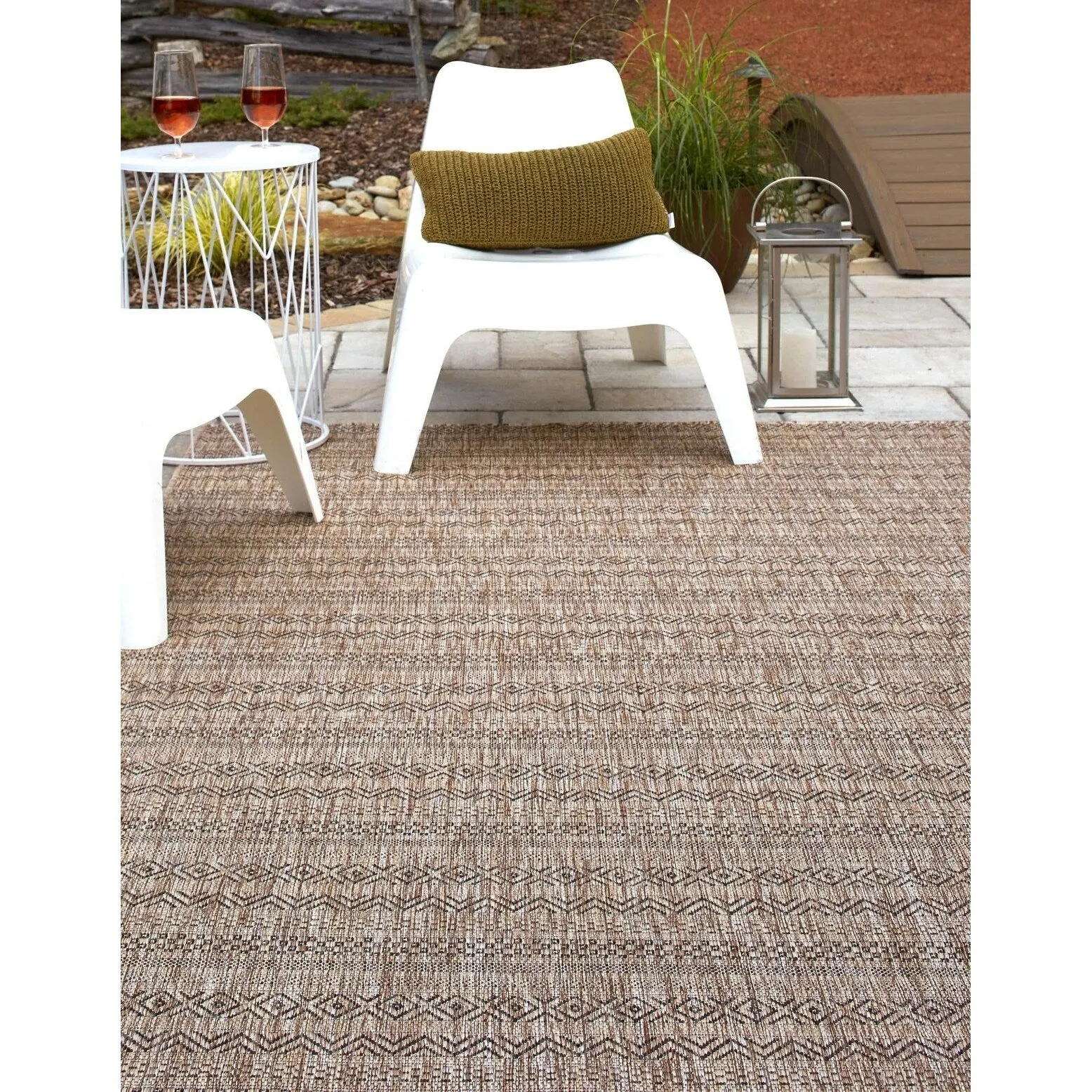 Outdoor Laaset Collection Area Rug
