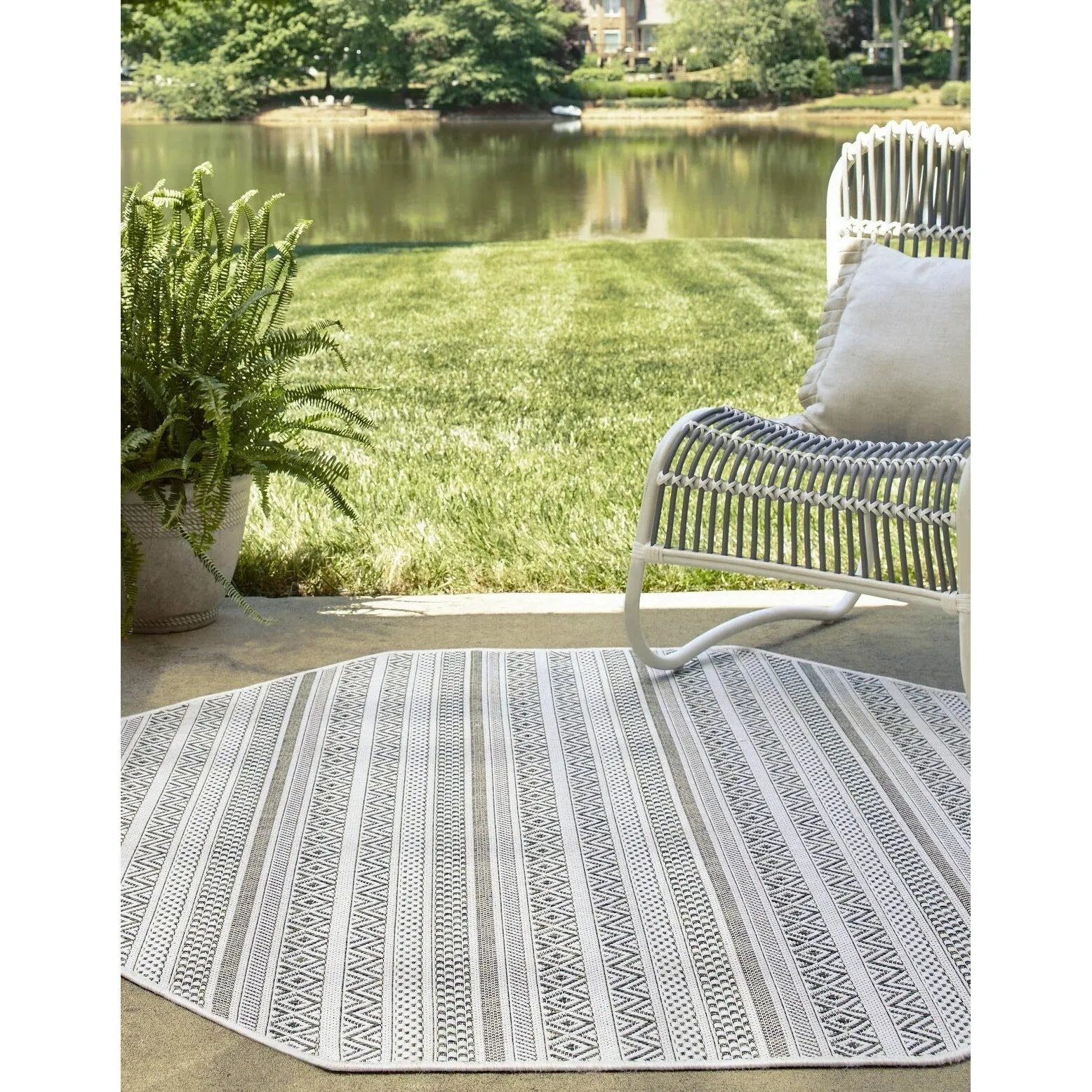 Outdoor Laaset Collection Area Rug