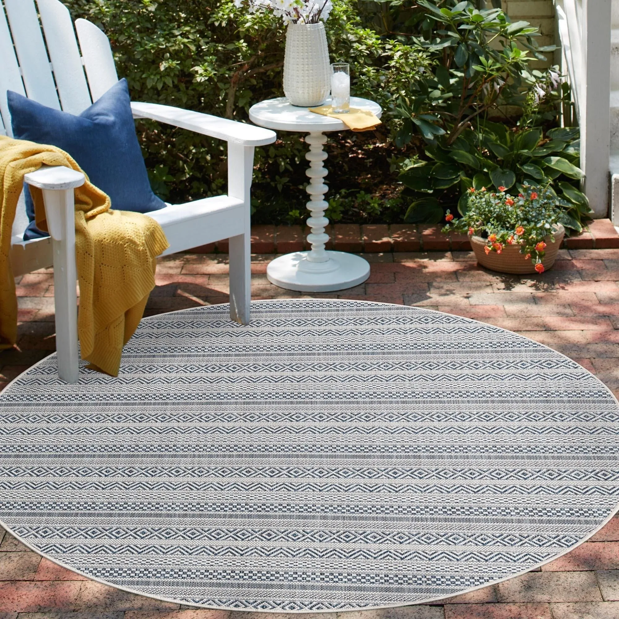 Outdoor Laaset Collection Area Rug