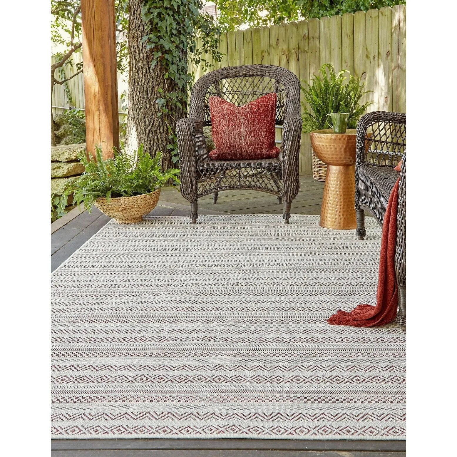Outdoor Laaset Collection Area Rug