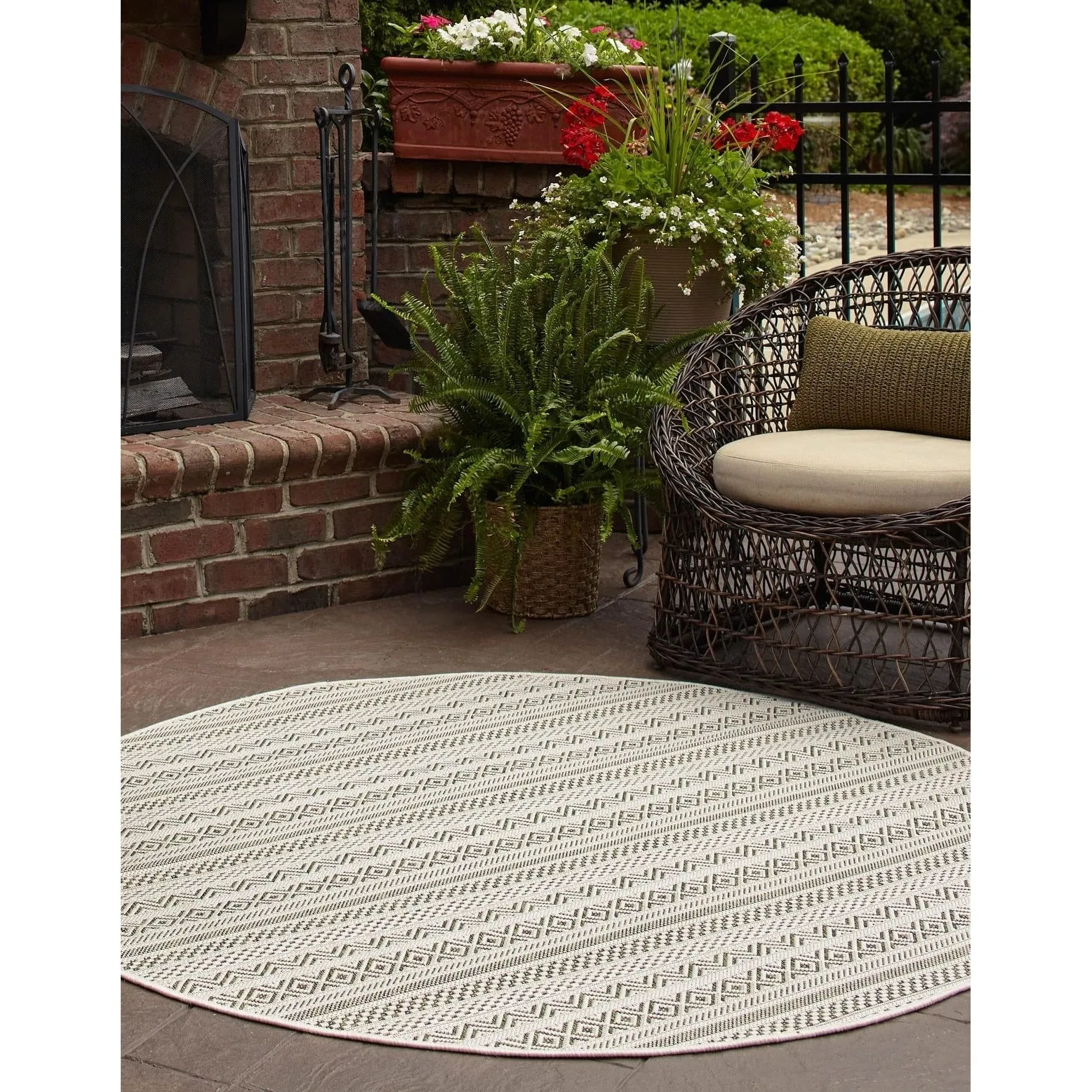Outdoor Laaset Collection Area Rug