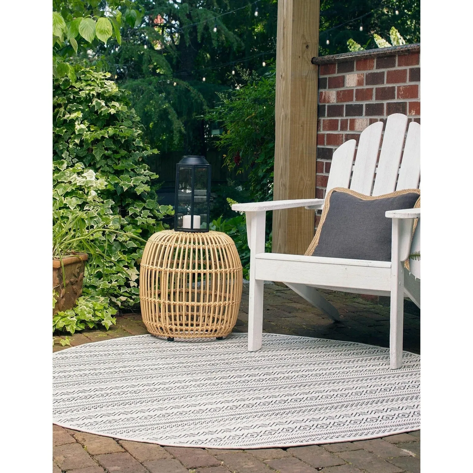Outdoor Laaset Collection Area Rug