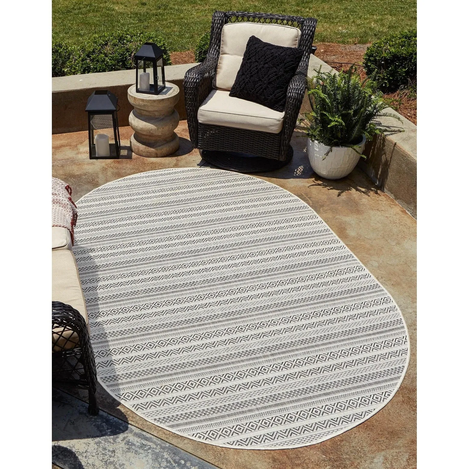 Outdoor Laaset Collection Area Rug