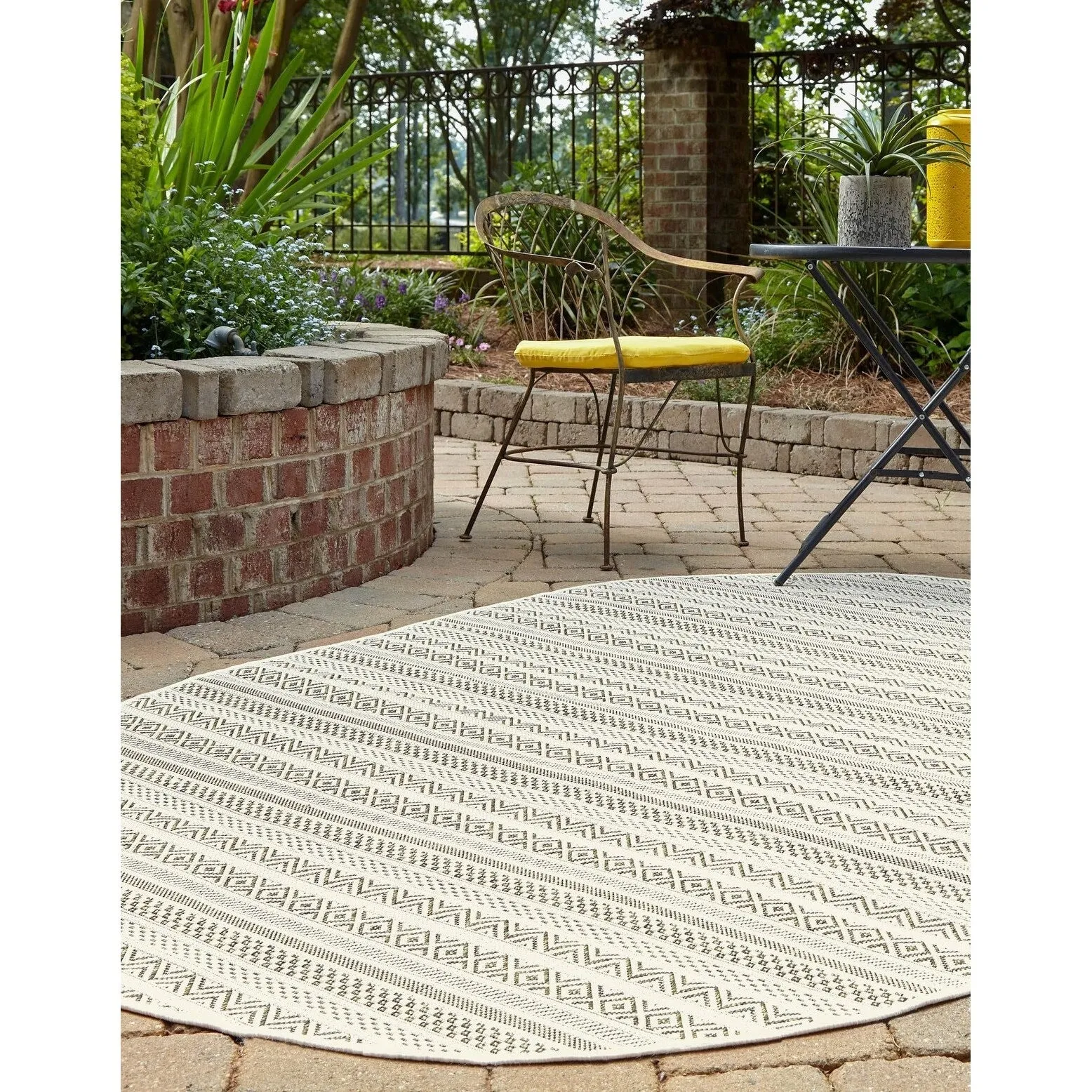 Outdoor Laaset Collection Area Rug