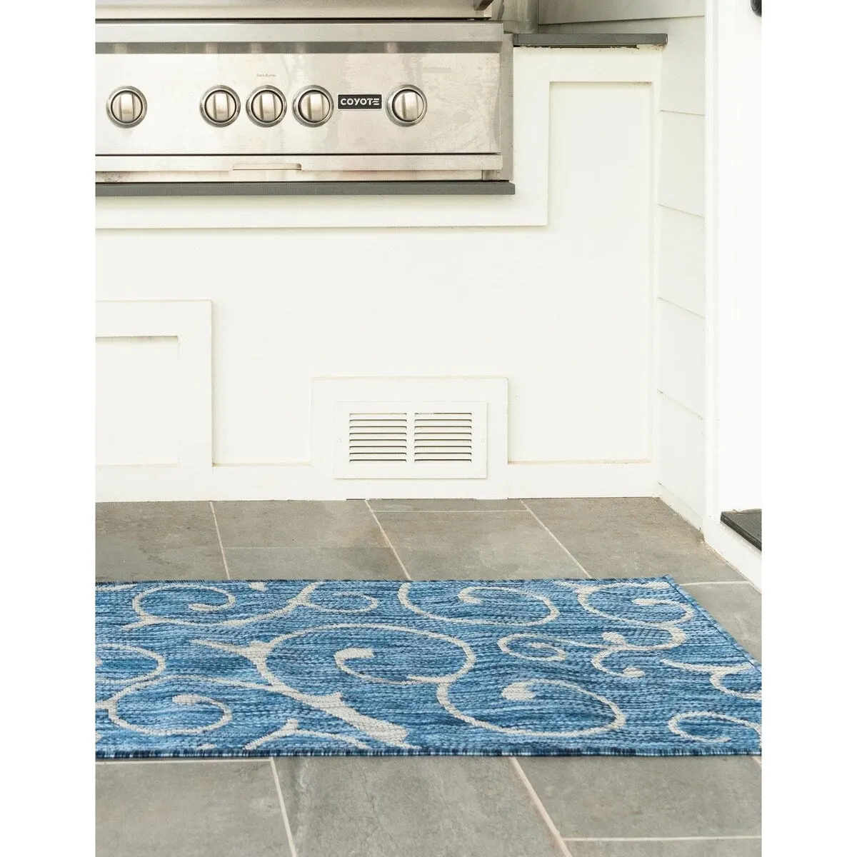 Outdoor Turgh Collection Area Rug