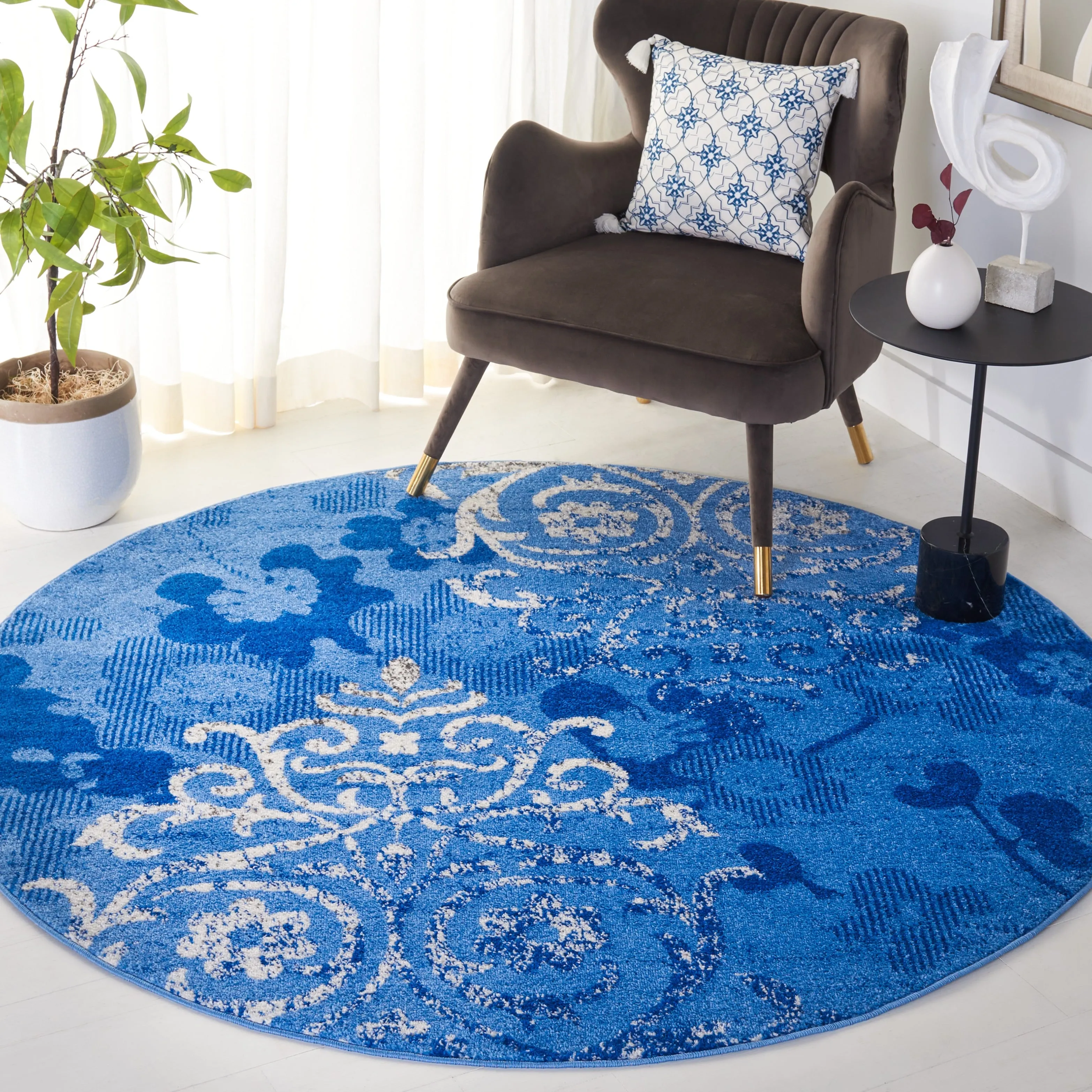 SAFAVIEH. Adirondack Rena Damask Floral Distressed Rug
